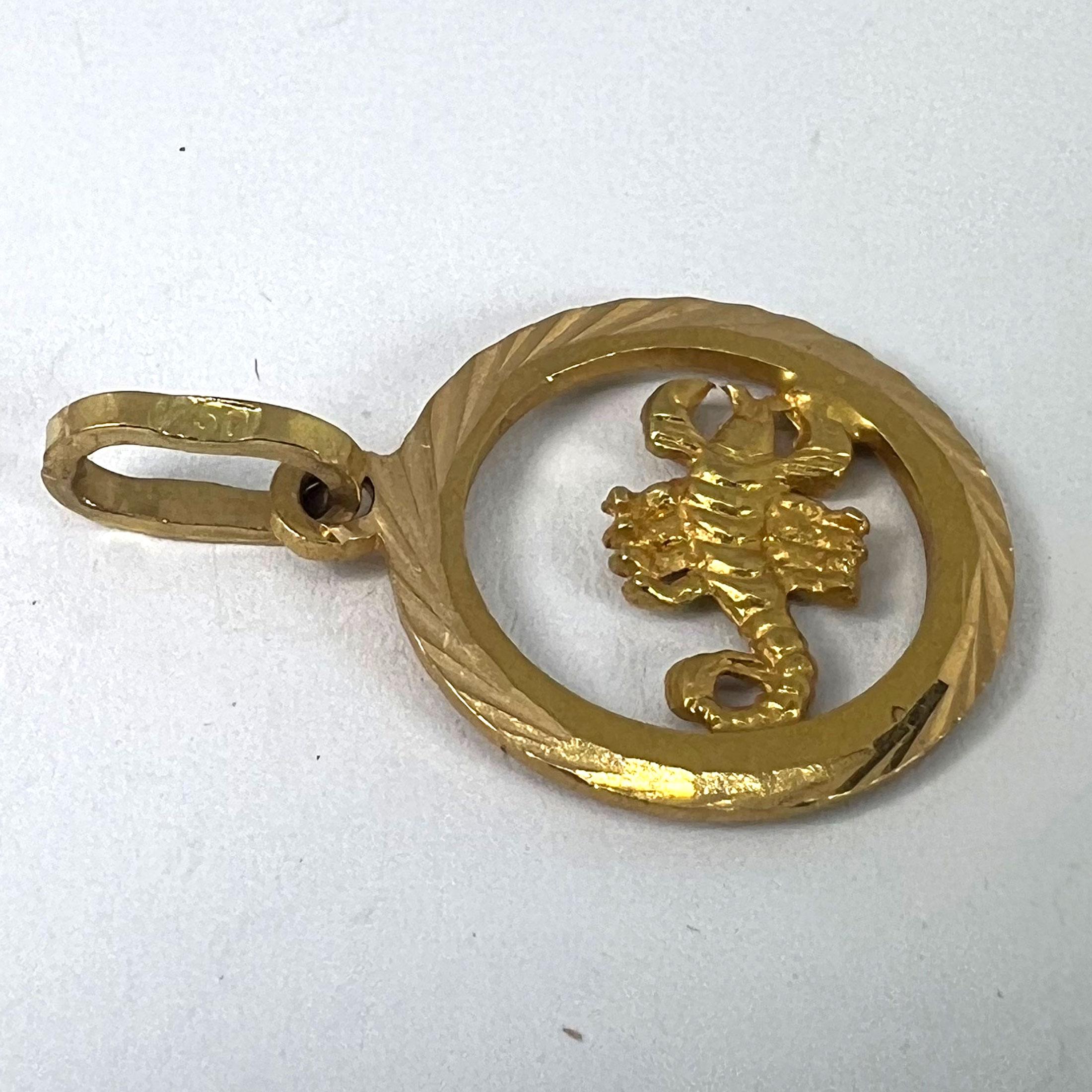 Vintage Italienisch 18K Gelbgold Skorpion Zodiac Charm Anhänger im Angebot 9