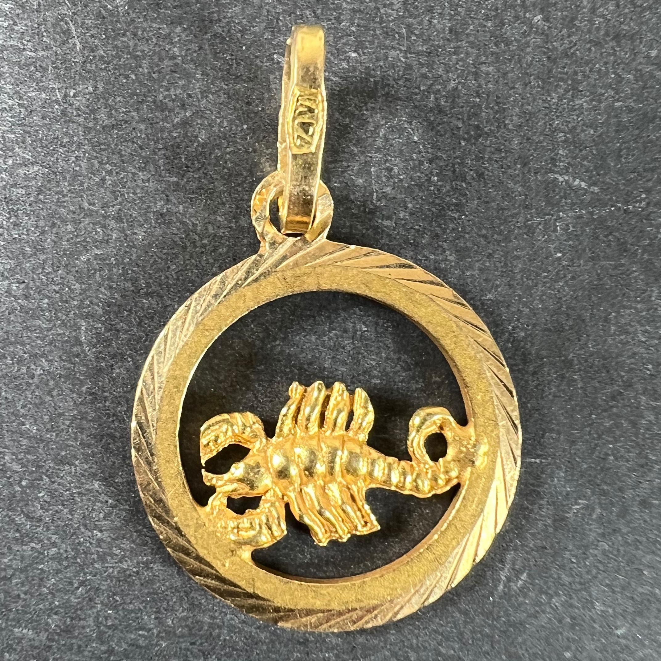 Vintage Italienisch 18K Gelbgold Skorpion Zodiac Charm Anhänger im Zustand „Gut“ im Angebot in London, GB