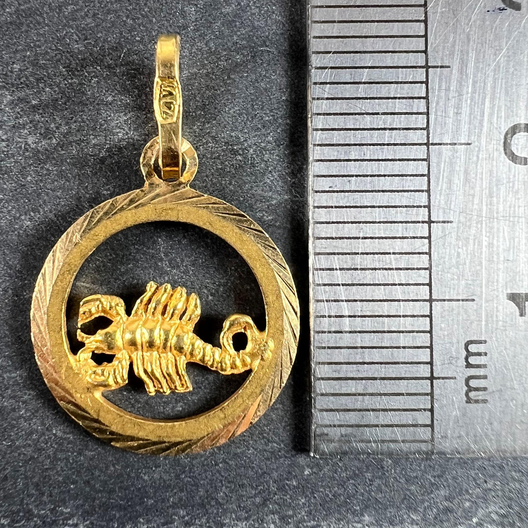 Vintage Italienisch 18K Gelbgold Skorpion Zodiac Charm Anhänger im Angebot 5