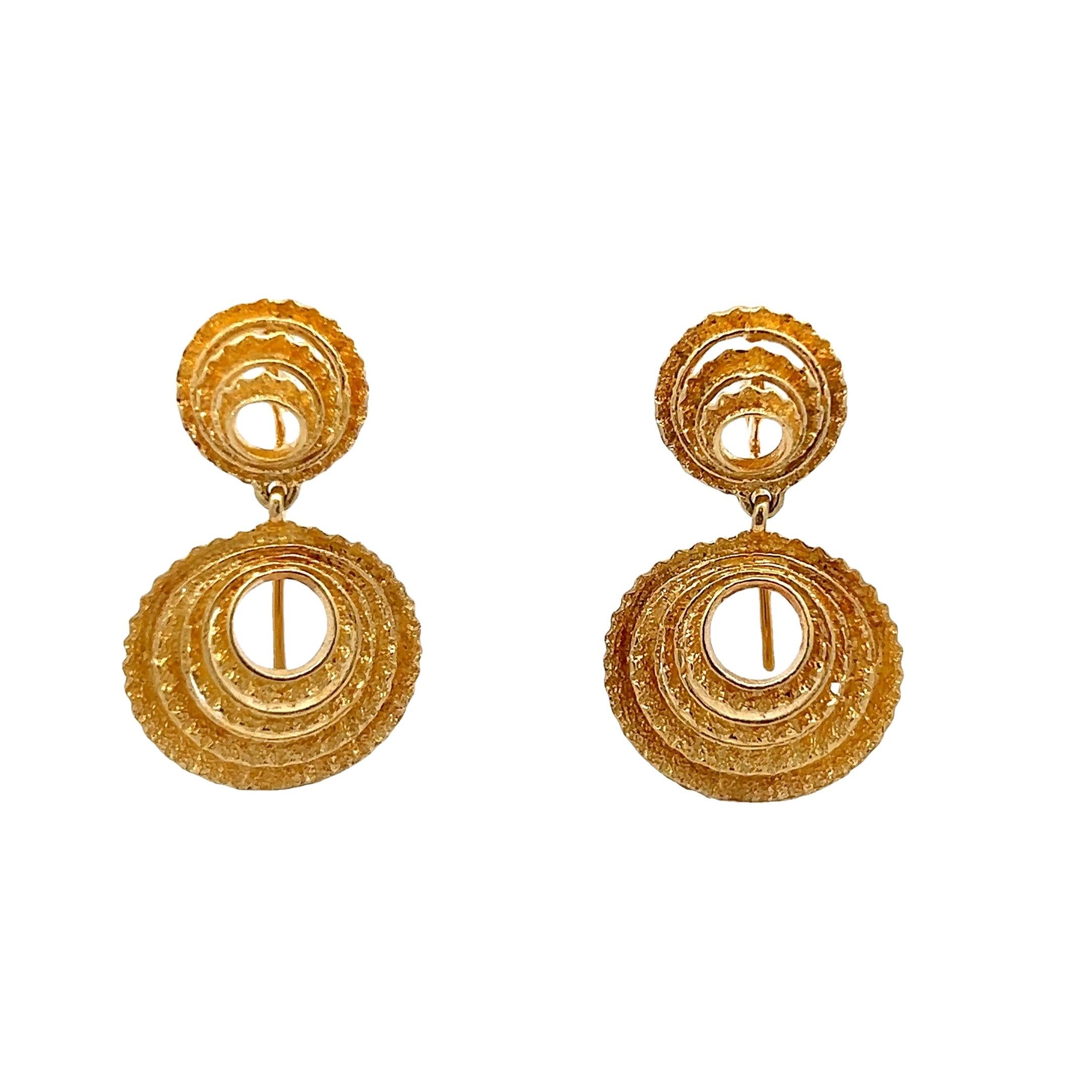 Pendientes de Gota Círculo Concéntrico Texturados Vintage Italianos de Oro Amarillo de 18 K en venta 2