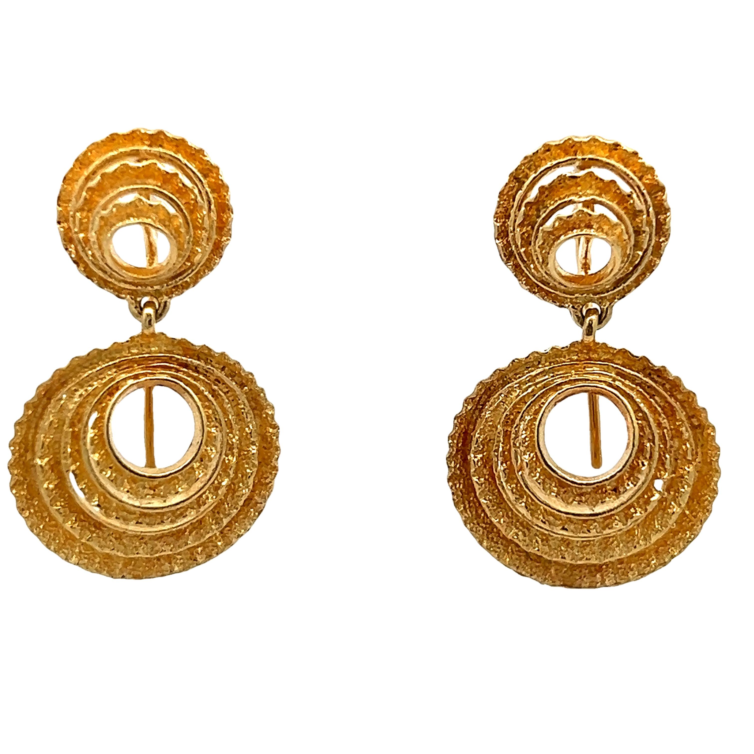 Pendientes de Gota Círculo Concéntrico Texturados Vintage Italianos de Oro Amarillo de 18 K en venta 3