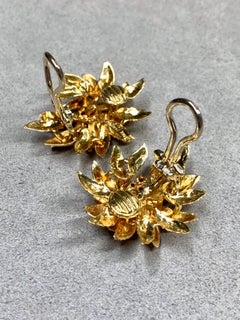 Vintage Italian 18K Yellow Gold Textured Leaf Rubie Huggie Earrings Omega Backs