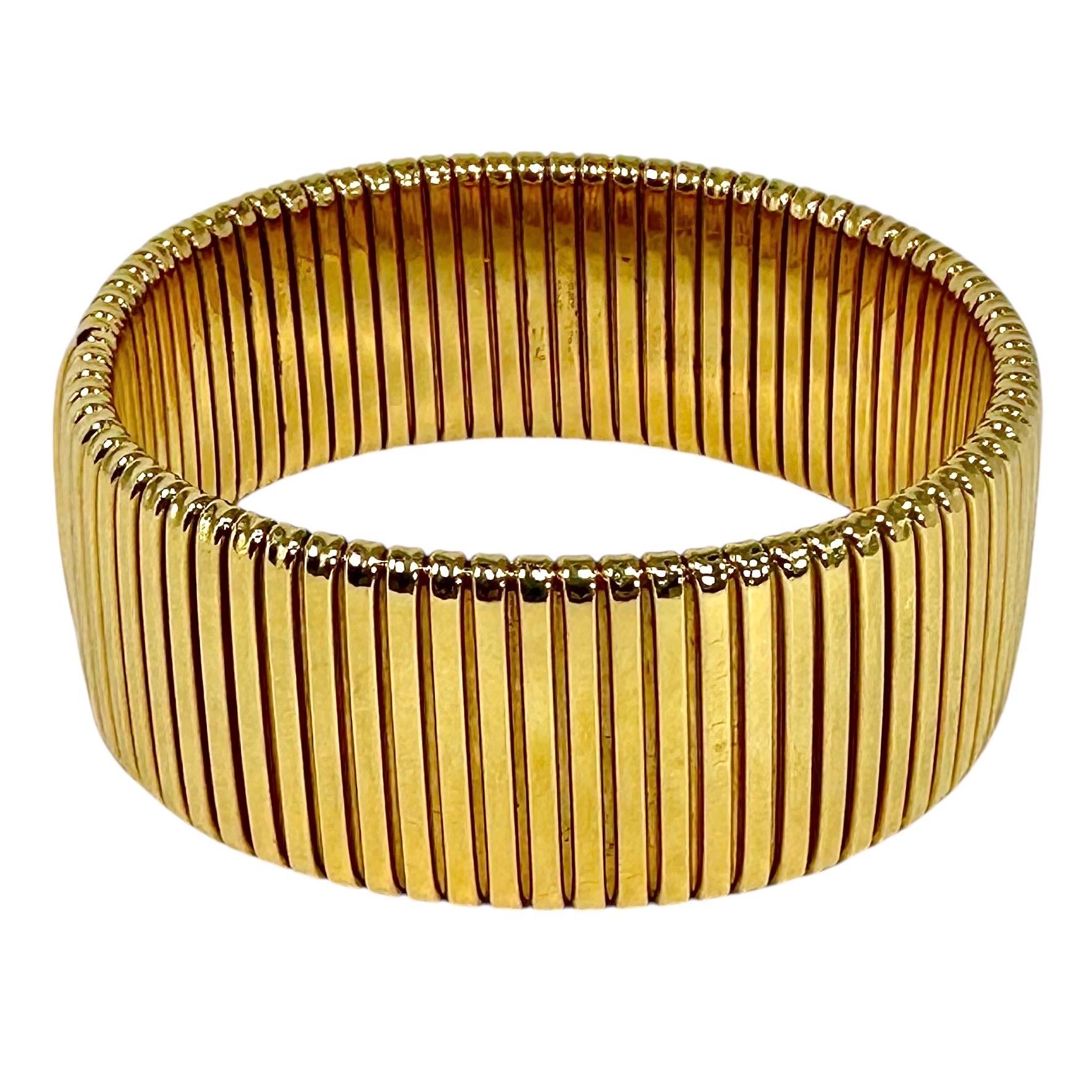 Modern Vintage Italian 18K Yellow Gold Tubogas Bracelet - Just Under 1 Inch Wide For Sale