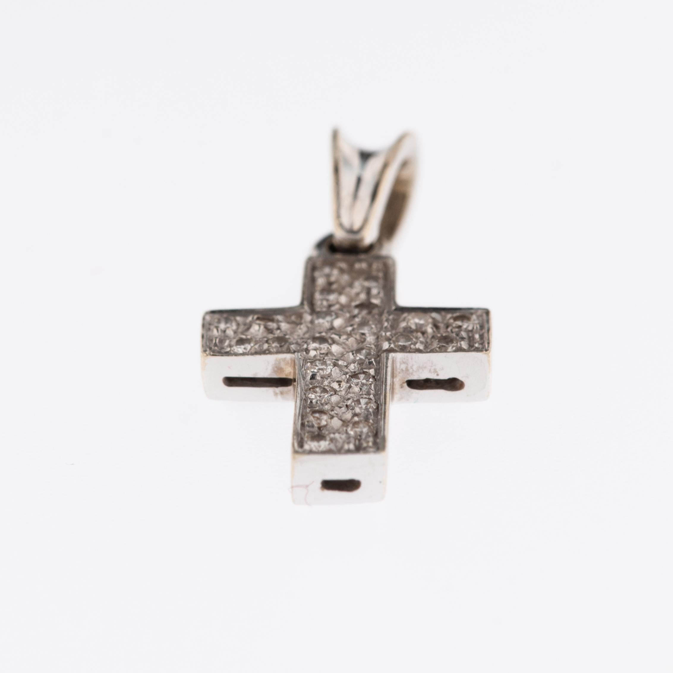 Brilliant Cut Vintage Italian 18kt White Gold Cross with Diamonds For Sale