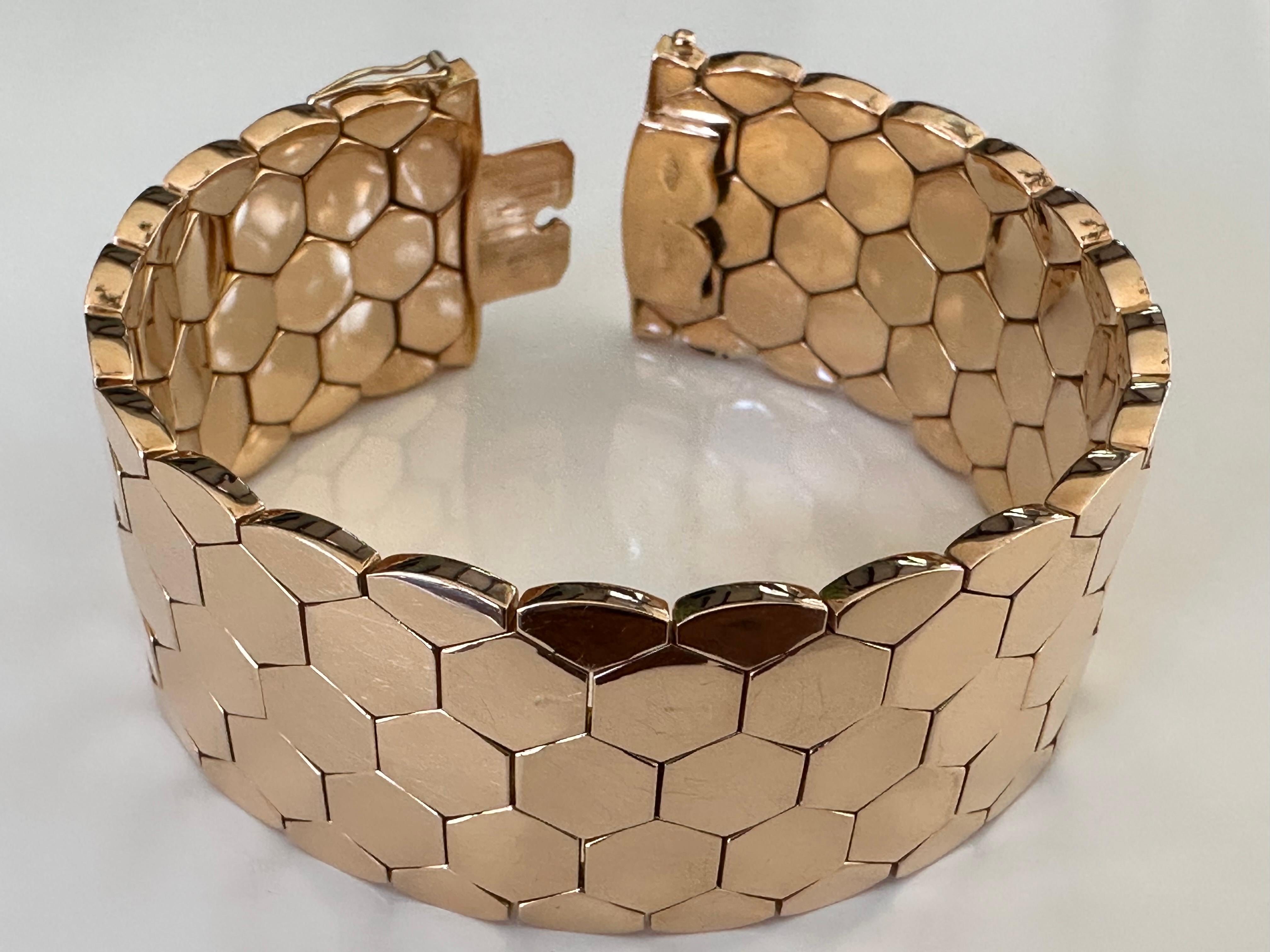 Vintage Italian 18kt Yellow Gold Honeycomb Link Bracelet  In Good Condition For Sale In Denver, CO
