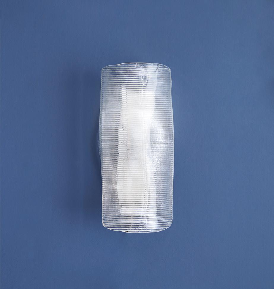 Venini
Italy, 1950s

Applique light in clear blown glass.

Measures: H 40 x W 17 x D 14 cm.