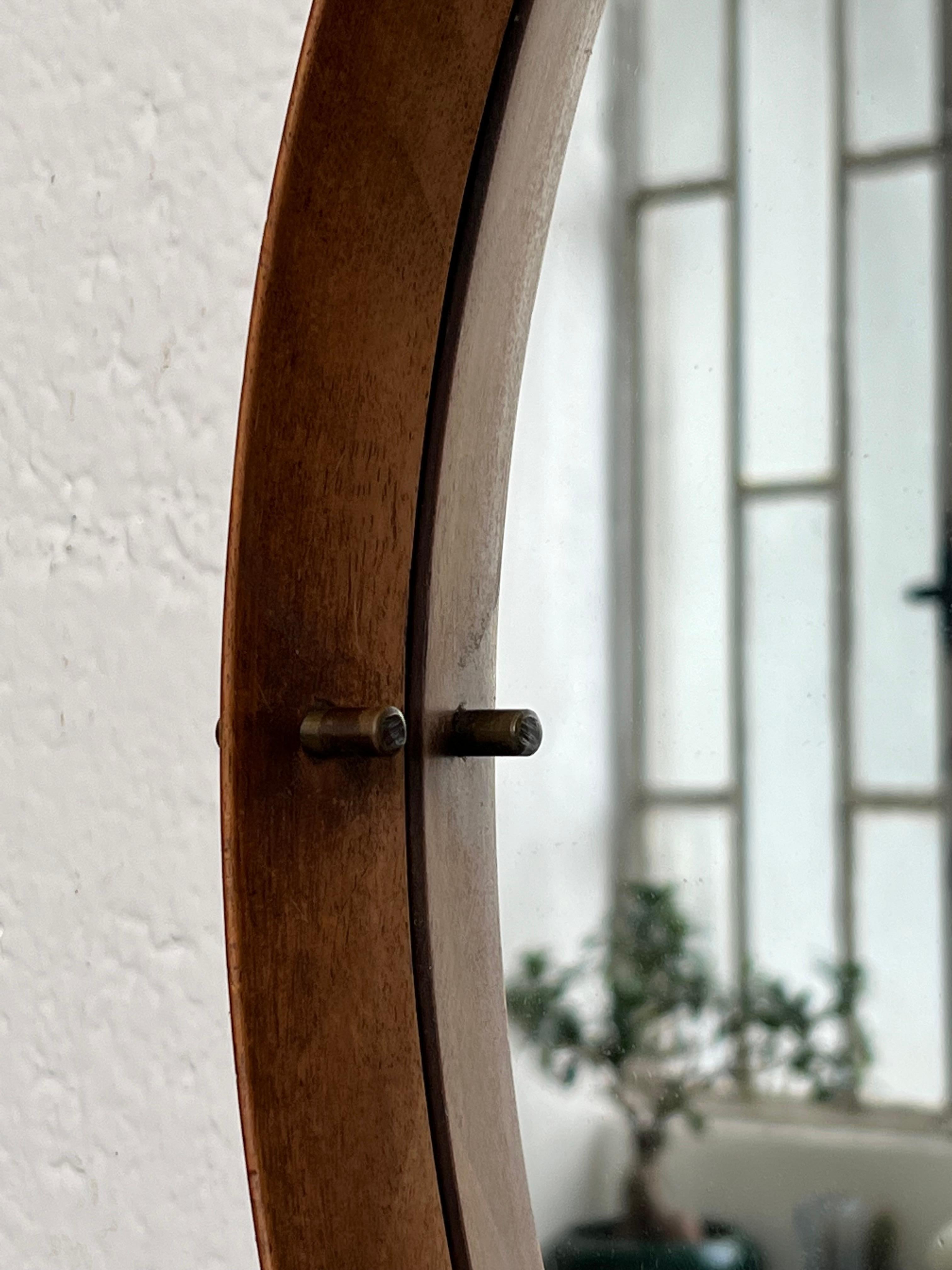 Mid-20th Century Vintage Italian 1960s Round Wall Mirror Attributed to Cassina, Wood and Brass For Sale