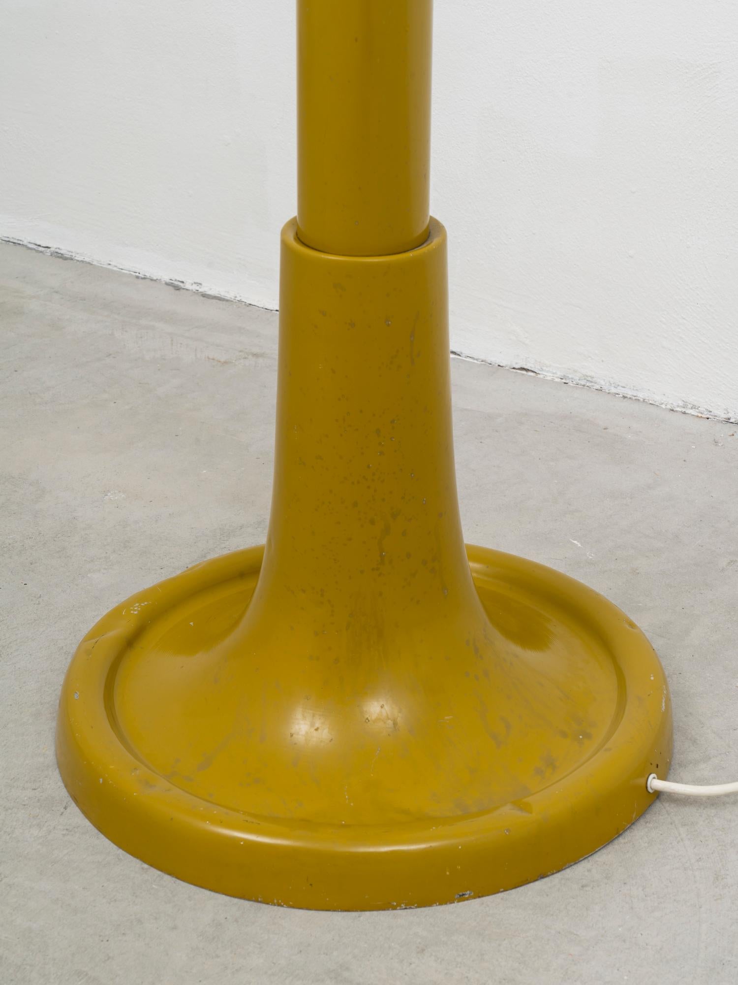Mid-20th Century Vintage Italian 1960s Space Age Tall Floor Lamp  For Sale