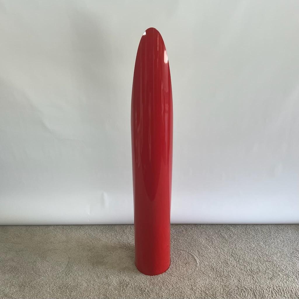 Vintage Italian 1970s Lipstick Floor Mirror in Glossy Red In Good Condition For Sale In San Benedetto Del Tronto, IT