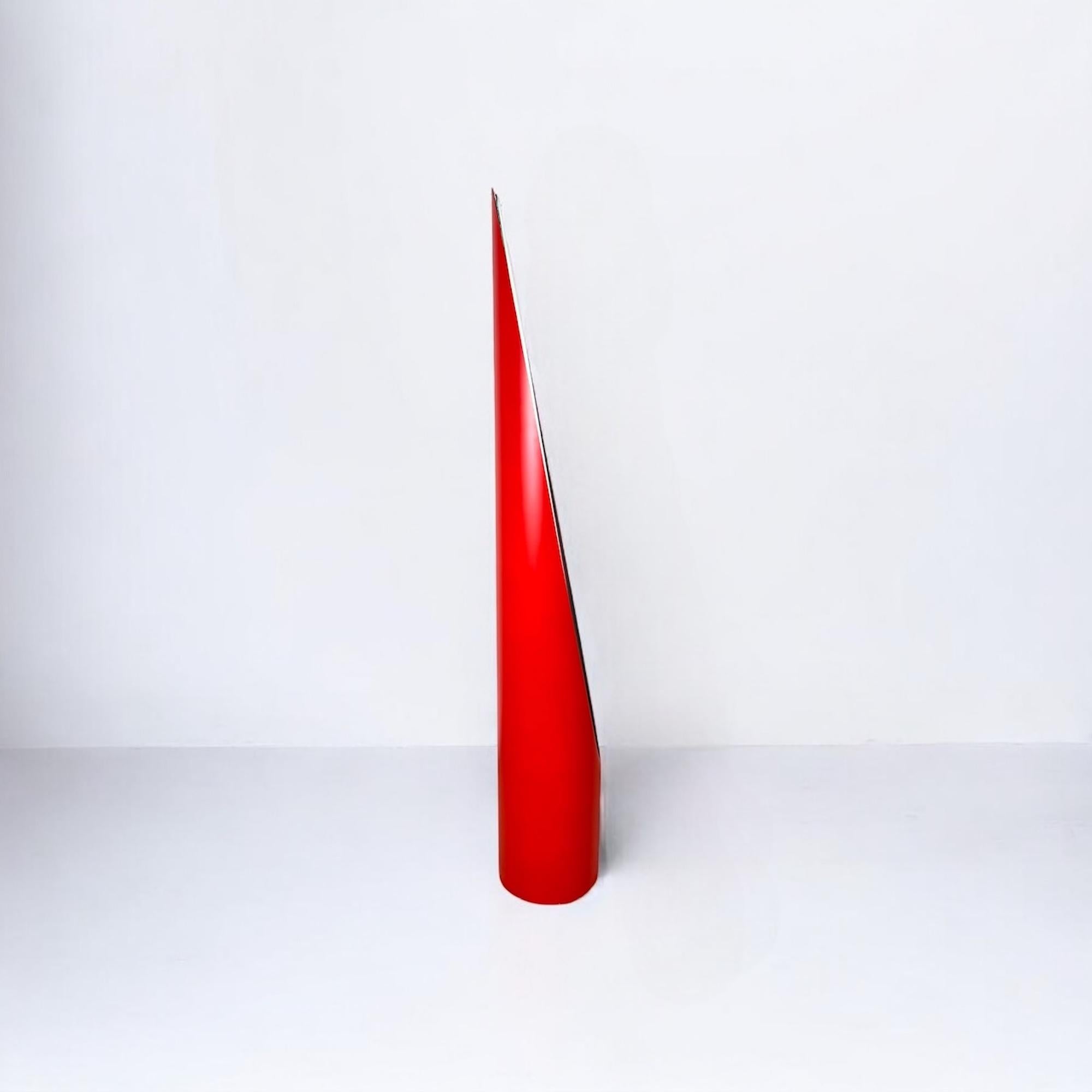 Vintage Italian 1970s Lipstick Floor Mirror in Glossy Red In Good Condition In San Benedetto Del Tronto, IT