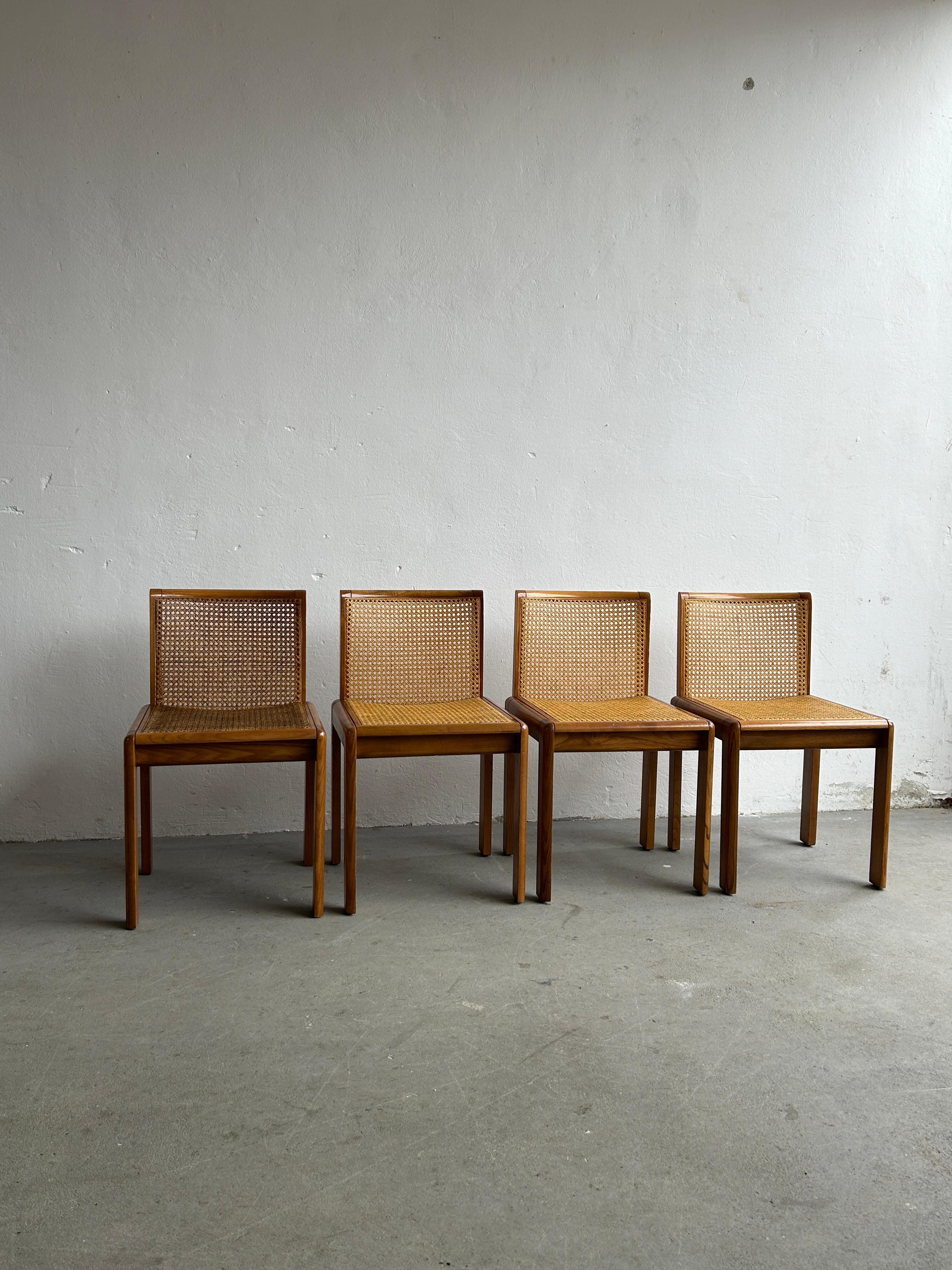 Vintage Italian 1970s Mid-Century Modern Wooden Dining Chairs in Oak and Cane In Good Condition In Zagreb, HR