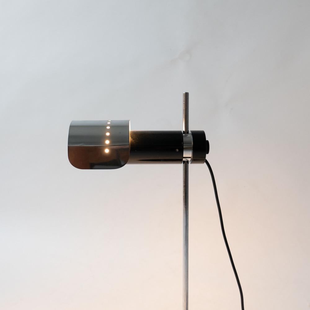 Lampada da tavolo vintage Italian Lamp degli anni '70 nello stile di Joe Colombo per Oluce, cromata in vendita 5