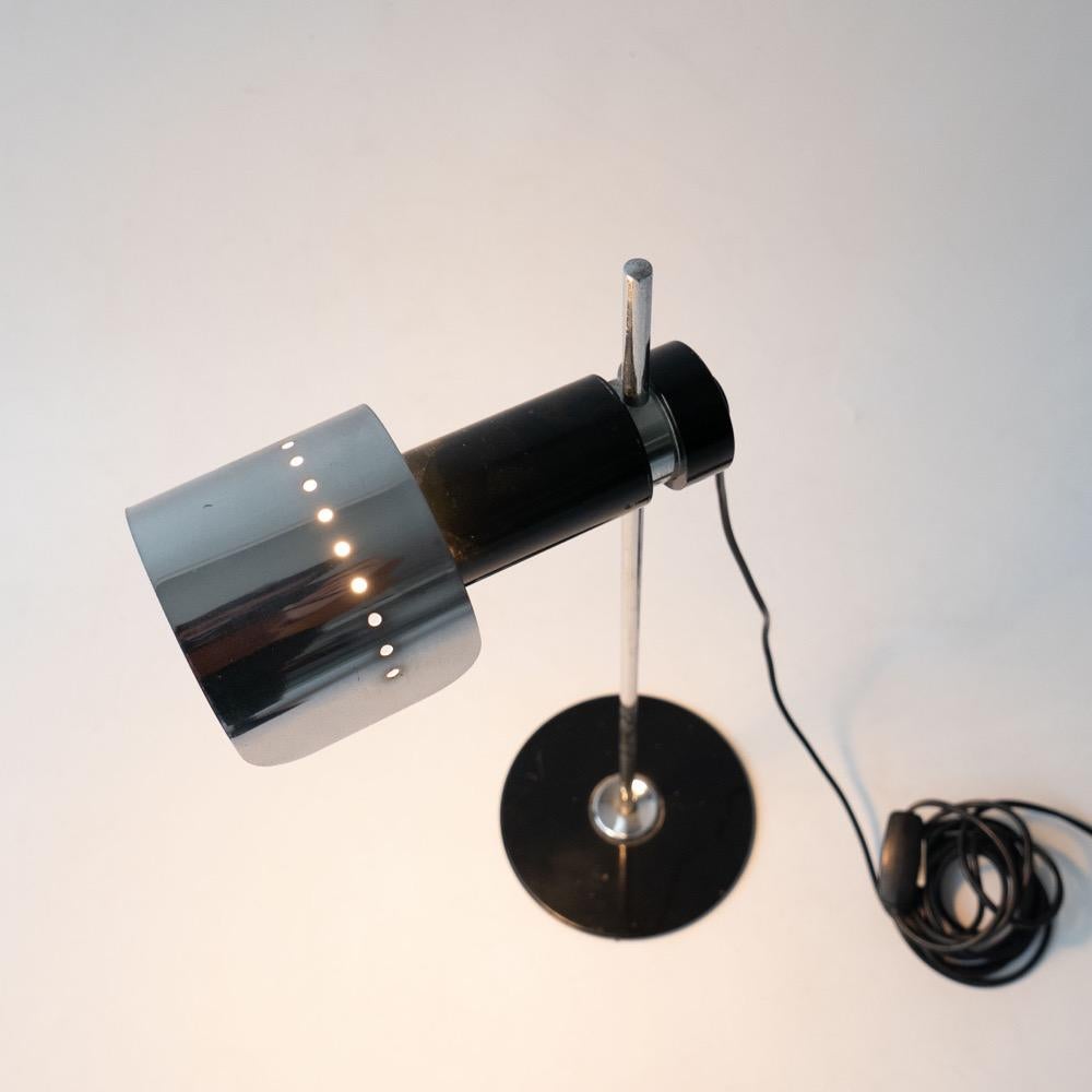 Lampada da tavolo vintage Italian Lamp degli anni '70 nello stile di Joe Colombo per Oluce, cromata in vendita 6