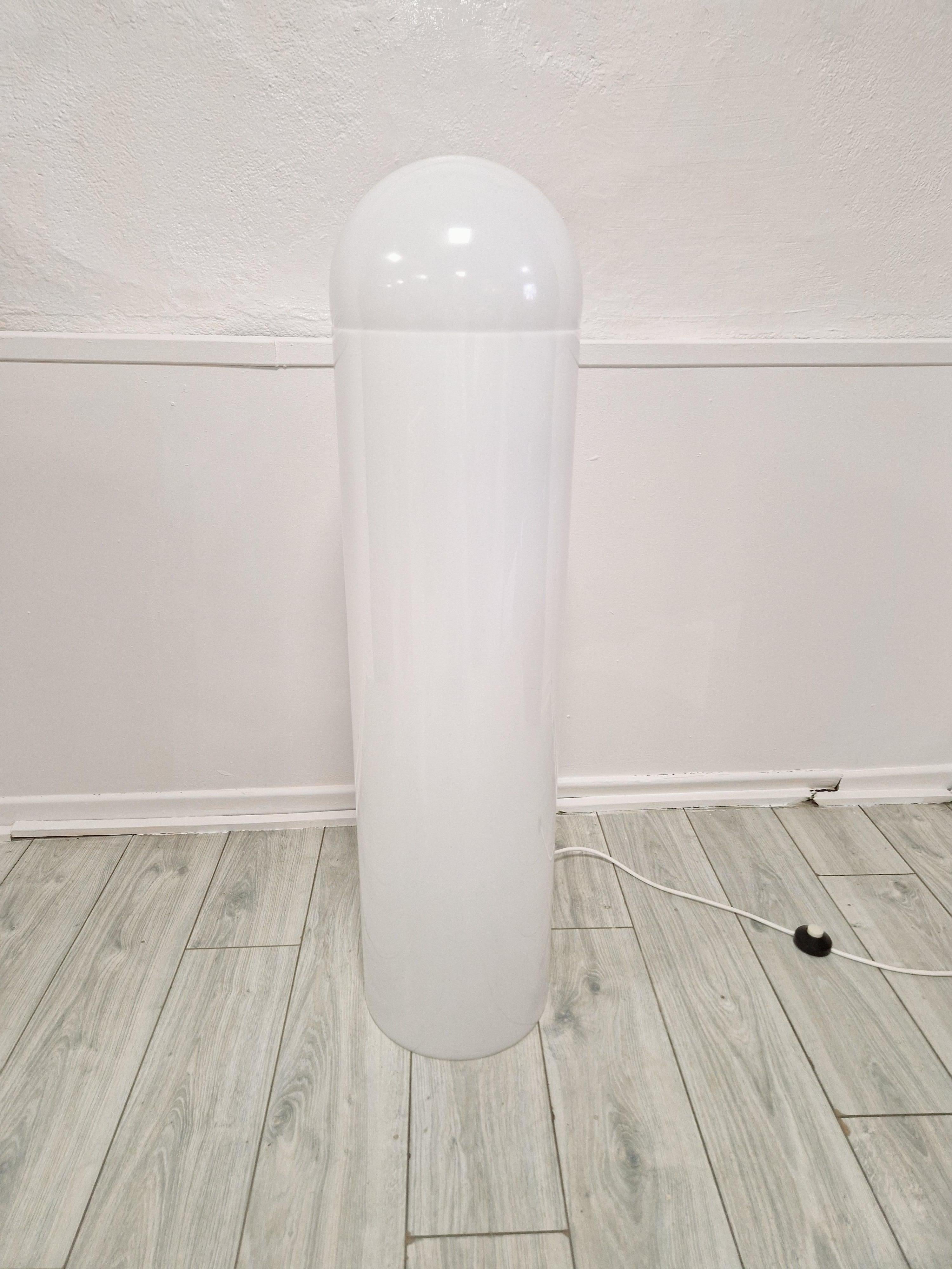 Vintage Italian 1970s Totem Lámpara de pie Era espacial en venta