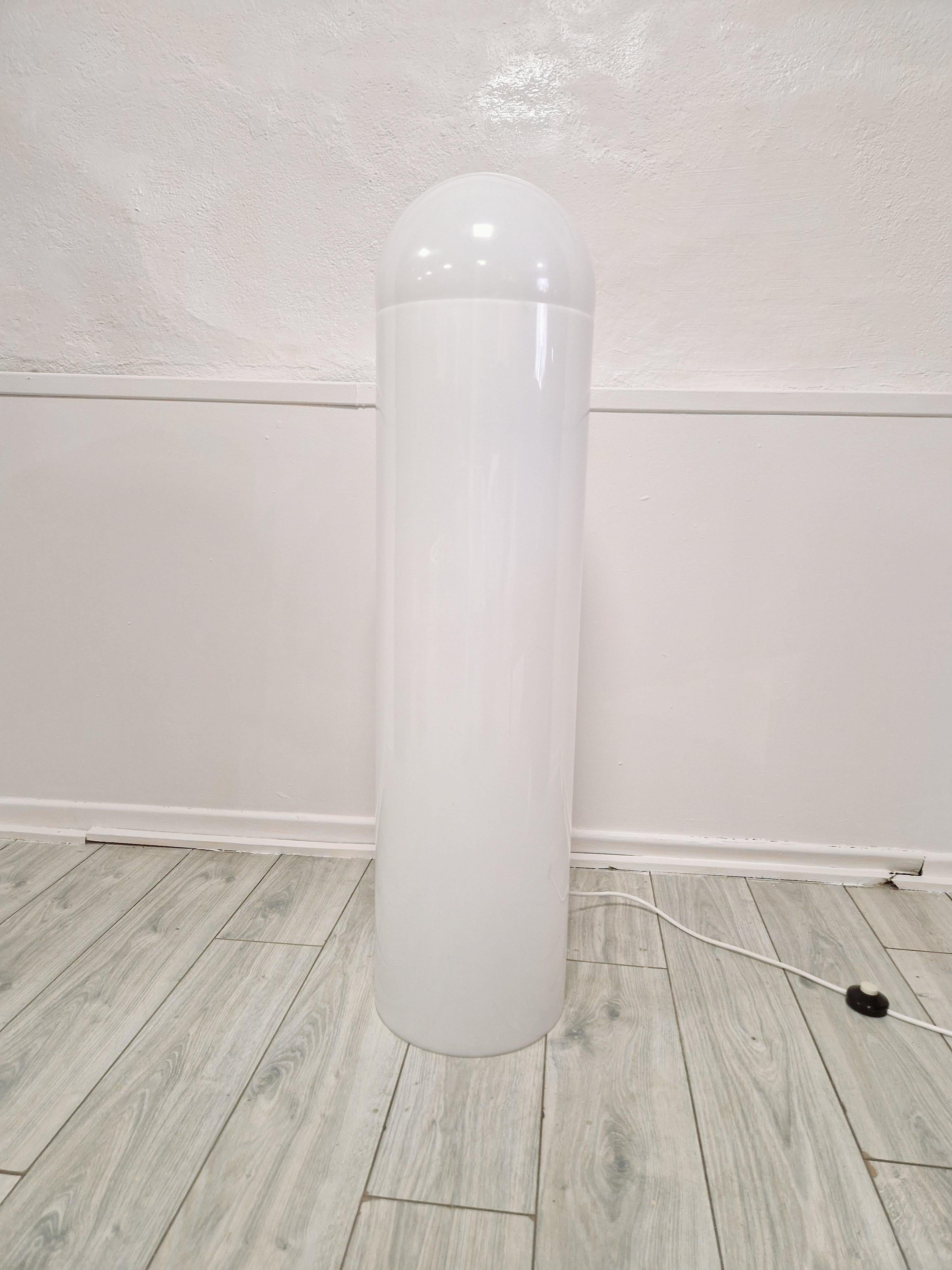 Vintage Italian 1970s Totem Lámpara de pie en Bueno estado para la venta en Buxton, GB