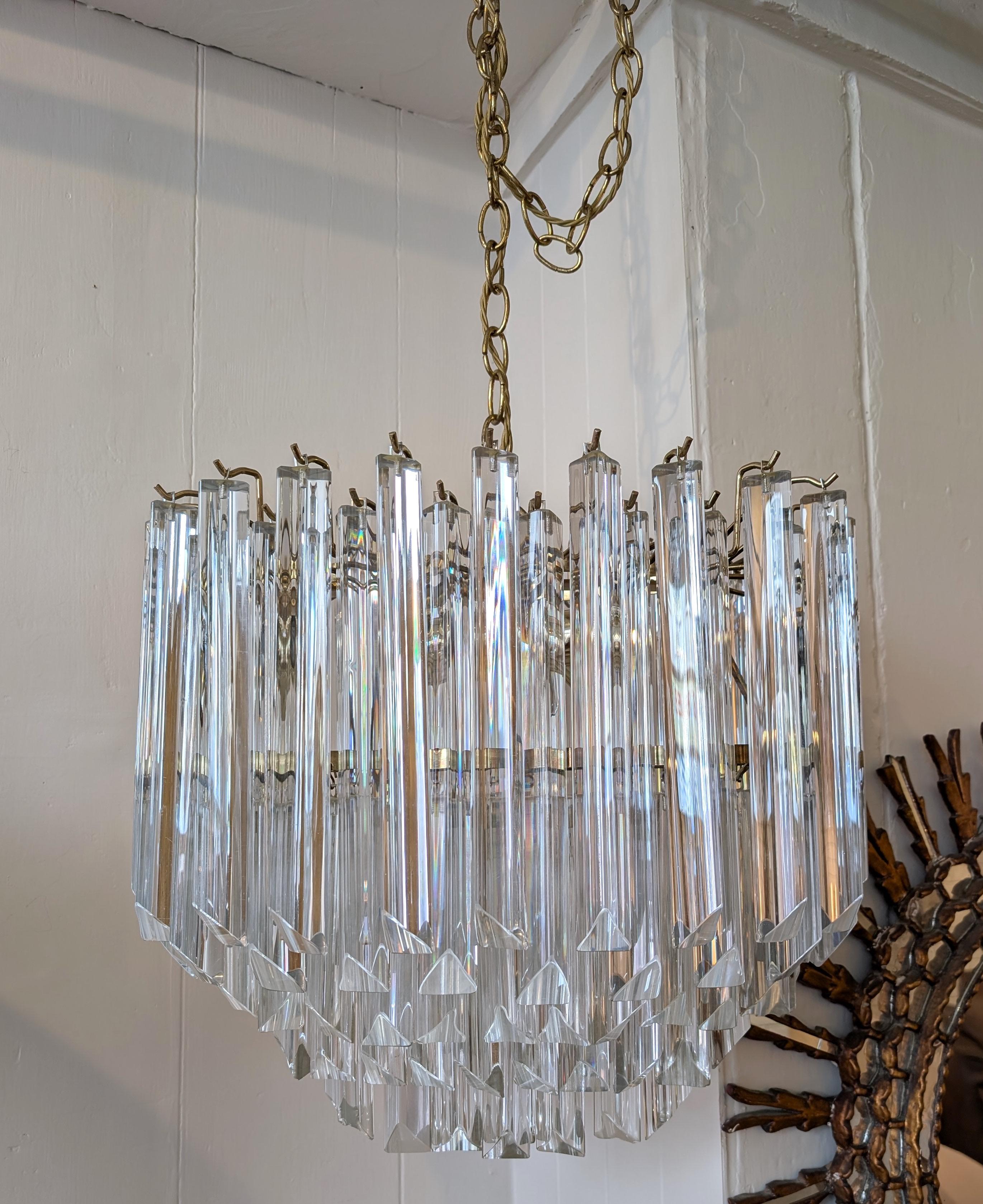 Italiano Lampadario ovale vintage in stile Venini degli anni '70, con gocce di asta triangolari in vendita