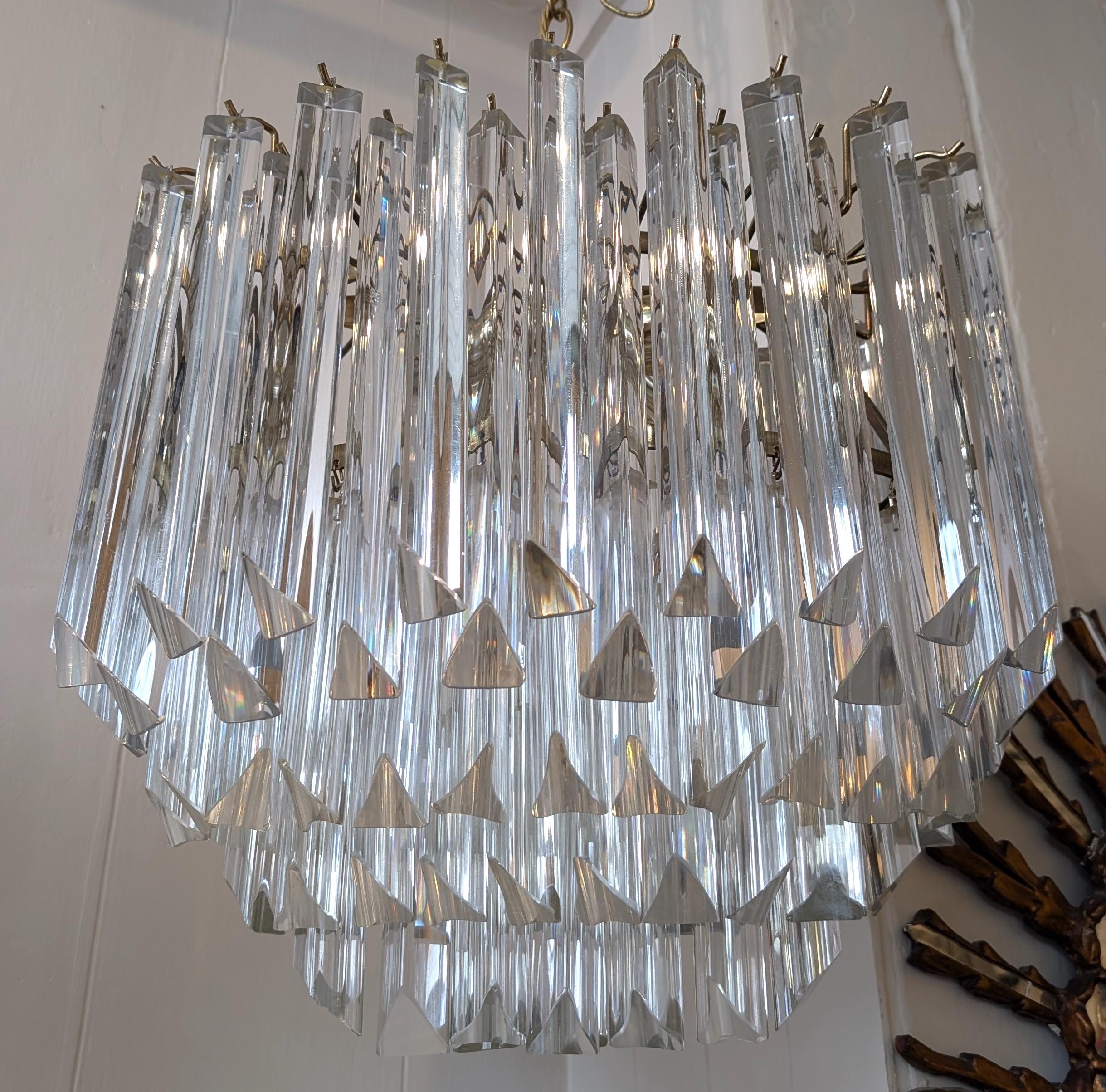 Lampadario ovale vintage in stile Venini degli anni '70, con gocce di asta triangolari In condizioni buone in vendita a Hastings, GB