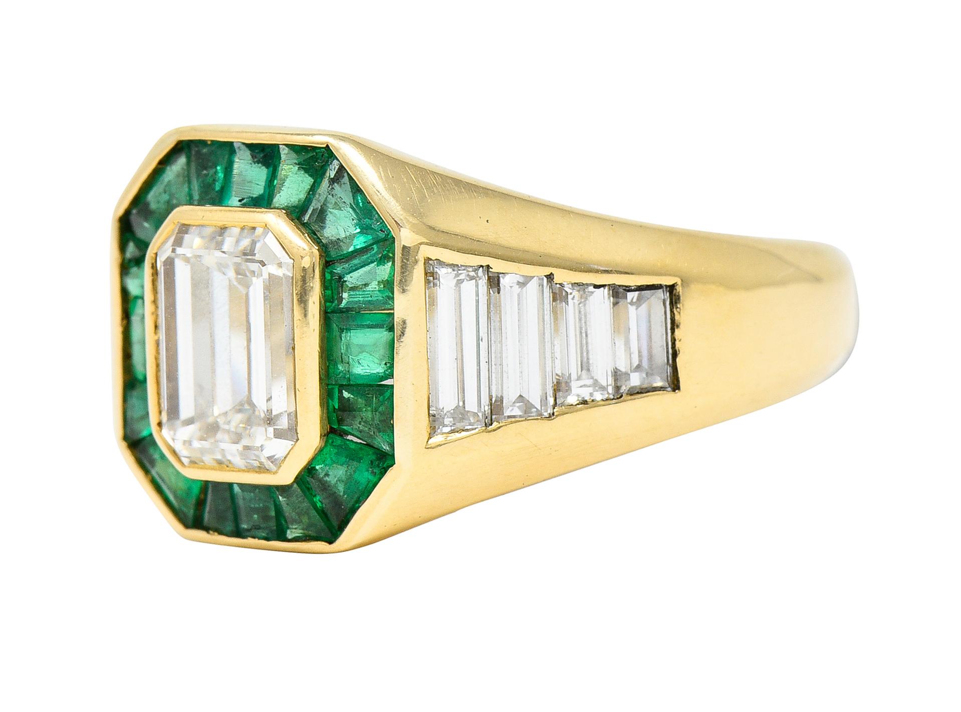 Vintage Italian 2.70 Carats Diamond Emerald 18 Karat Yellow Gold Unisex Ring 1