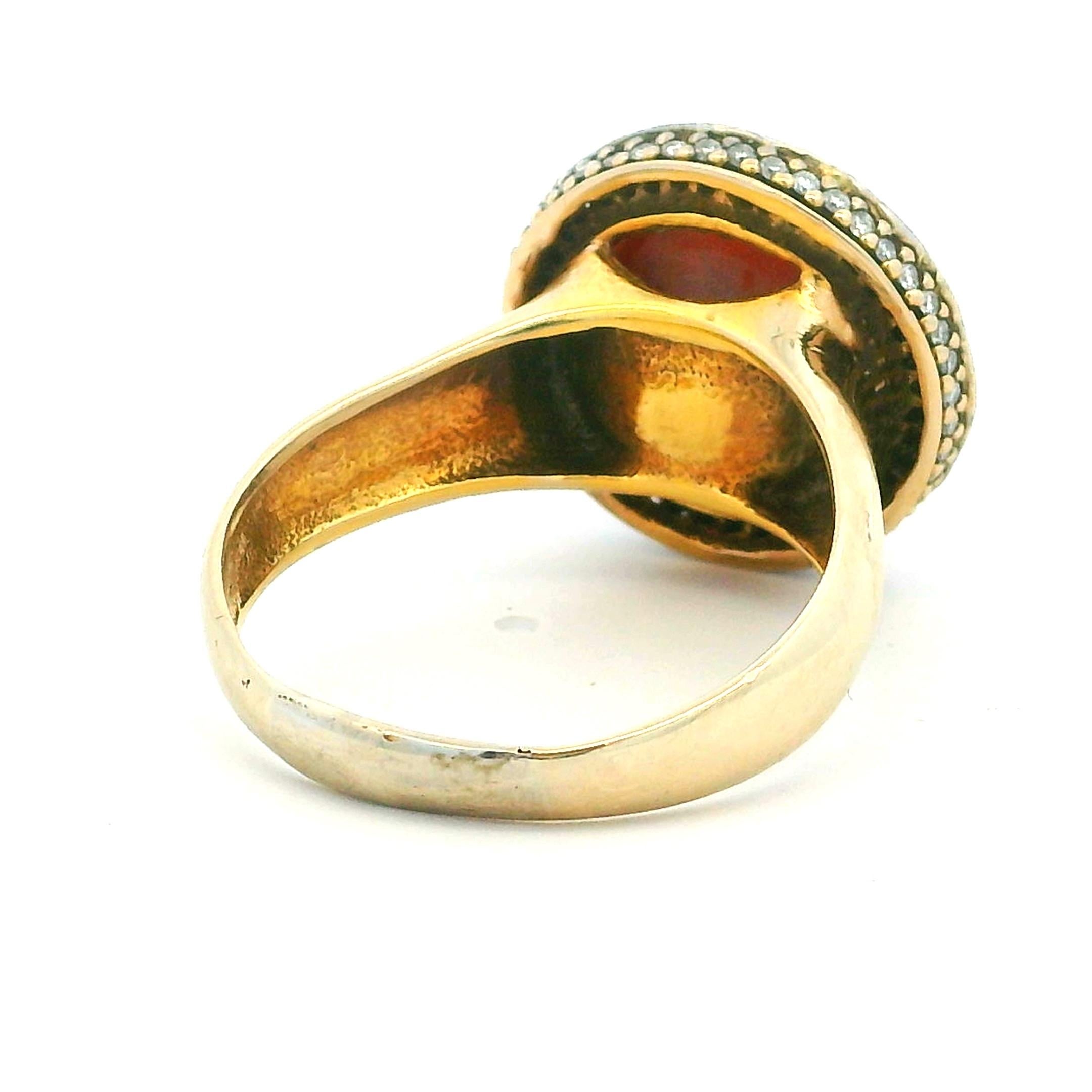 Vintage Italienisch 5 Karat Koralle und 1 Karat Diamant 18K Gold Ring im Zustand „Hervorragend“ im Angebot in Miami, FL