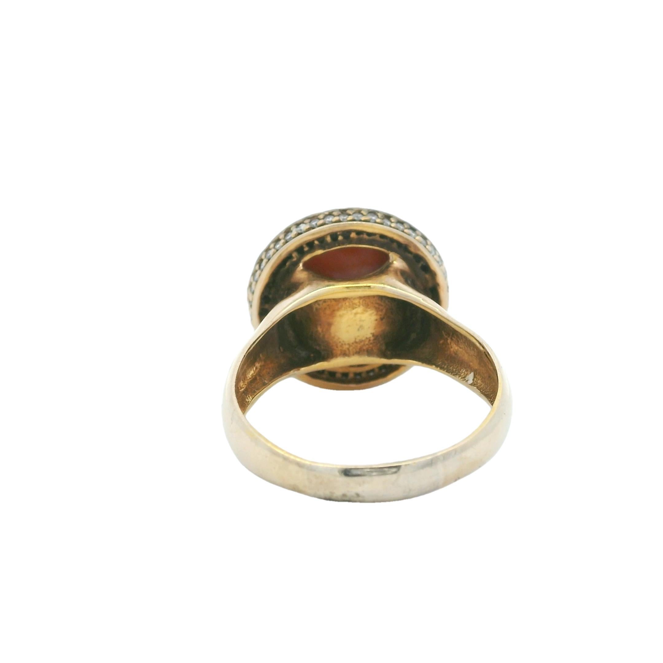 Vintage Italienisch 5 Karat Koralle und 1 Karat Diamant 18K Gold Ring im Angebot 3