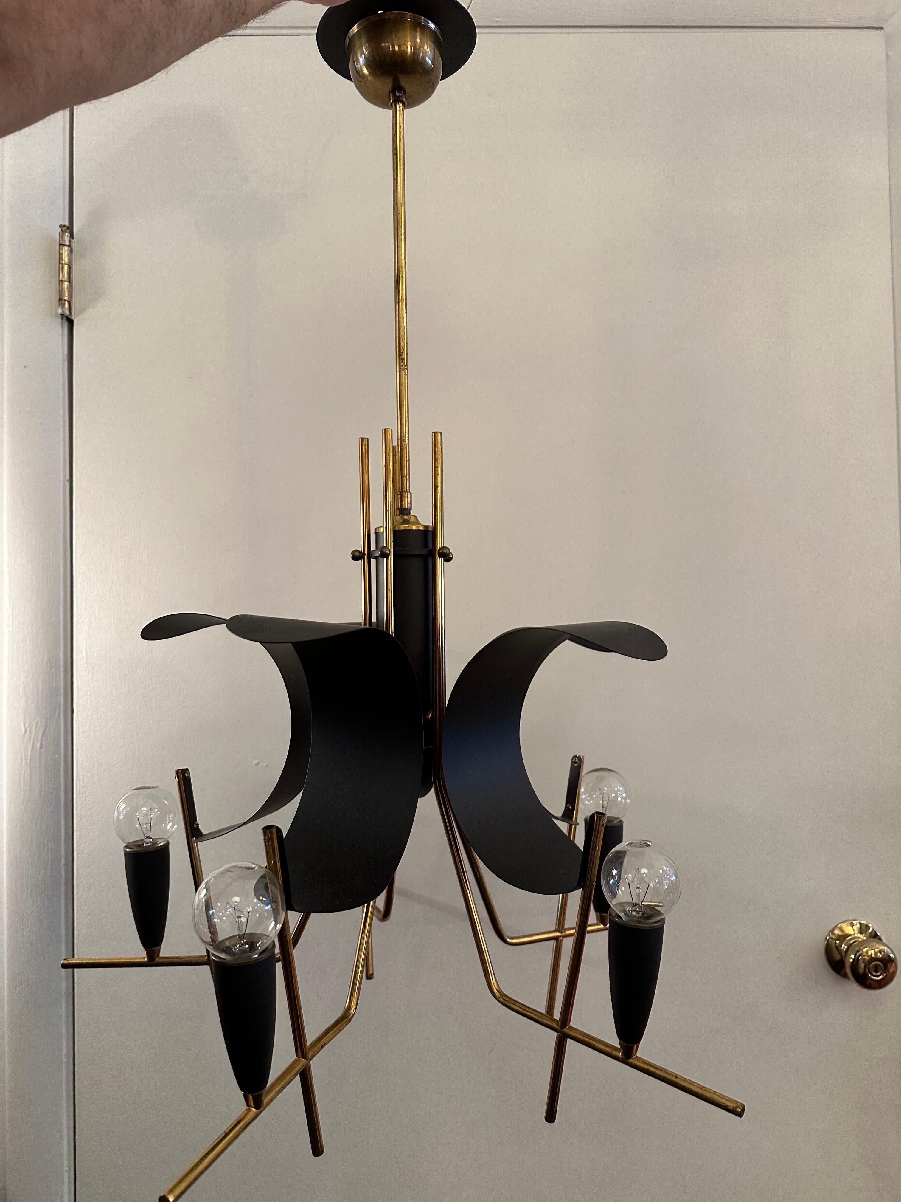 Vintage Italian 5-Light Black Metal & Brass Chandelier For Sale 5