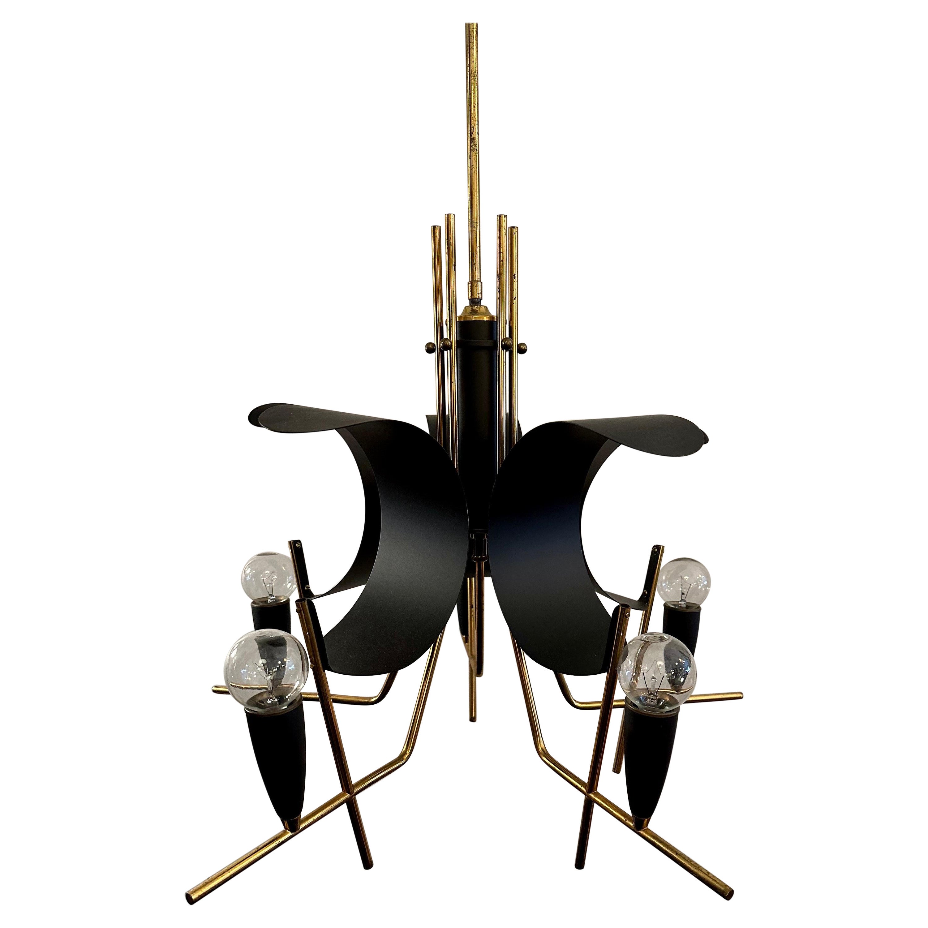 Lampadario italiano vintage a 5 luci in metallo nero e ottone