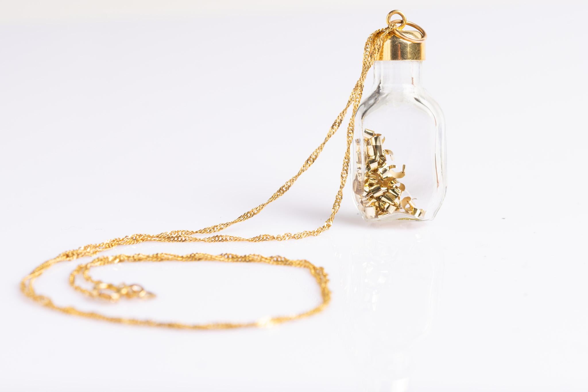 Vintage Italian Glass 9ct Gold Pendentif Bottle Necklace en vente 3