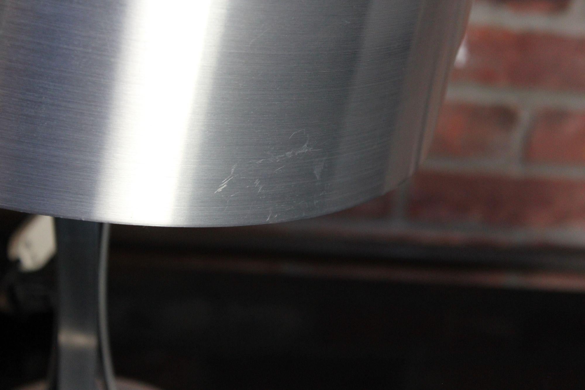 Vintage Italian Lámpara de Sobremesa Ajustable de Aluminio de Oscar Torlasco para Lumi Metal en venta