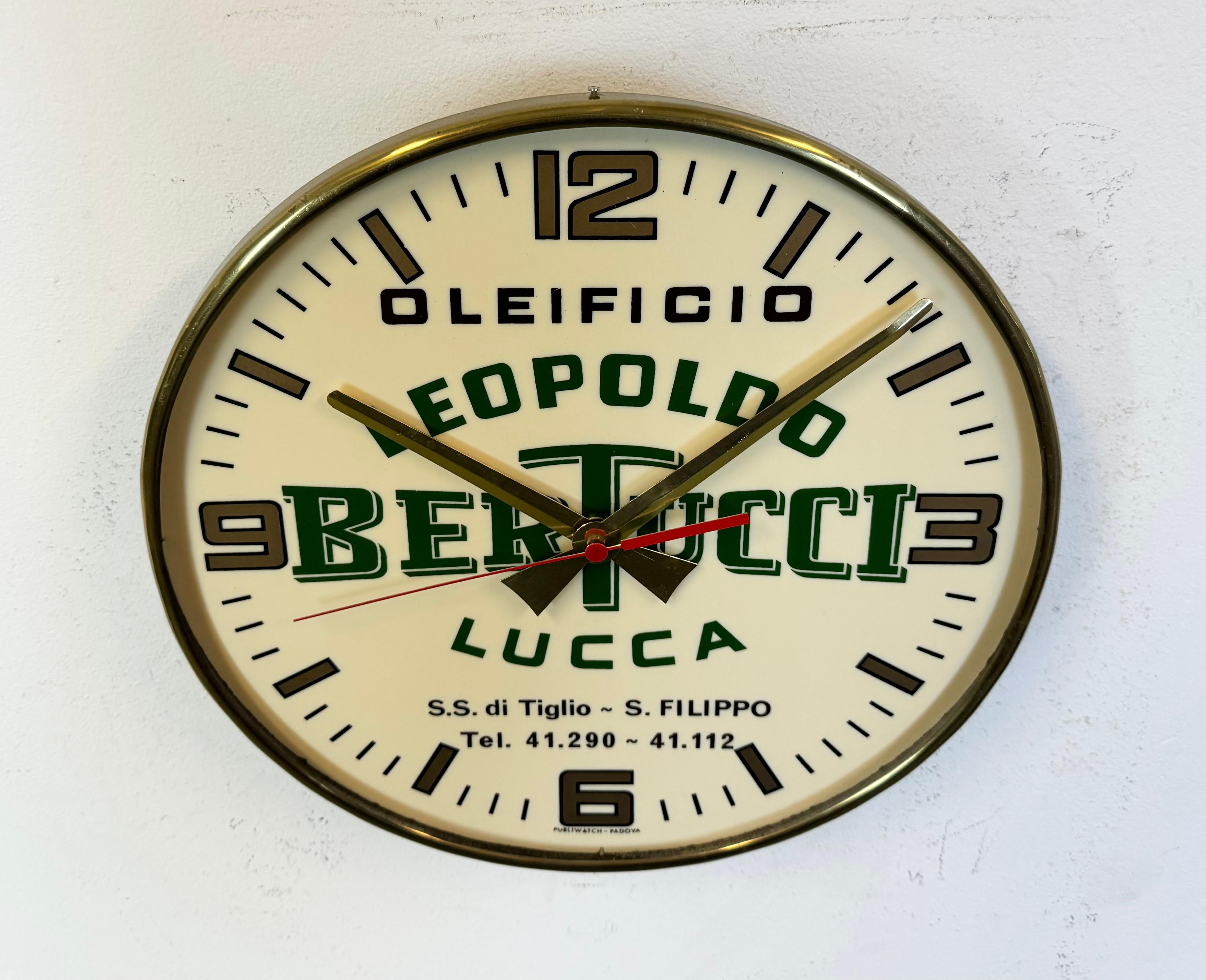 Horloge murale italienne publicitaire vintage, années 1970 en vente 1
