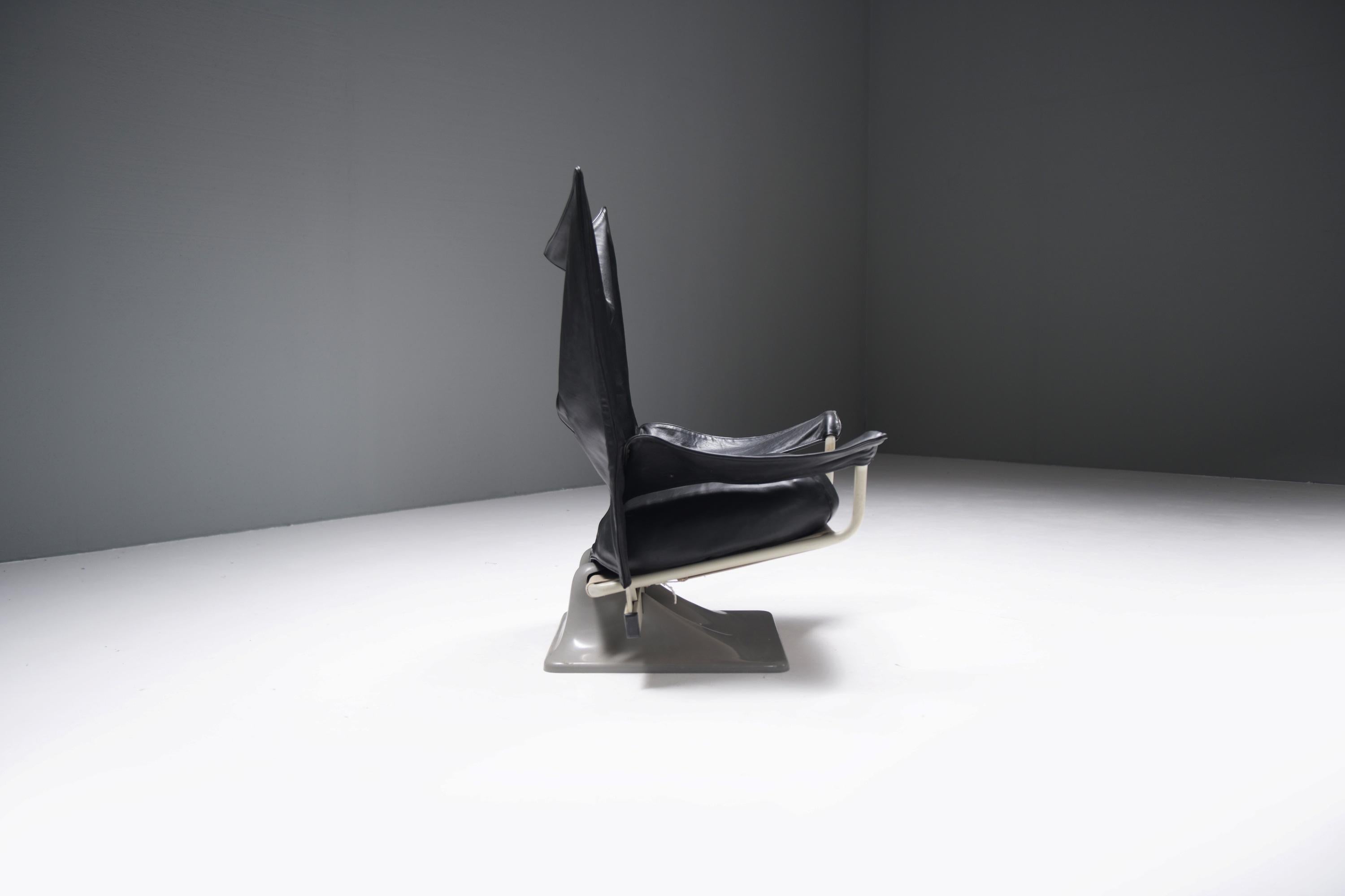 Sillón italiano vintage AEO de cuero negro de Paolo Deganello - Cassina Moderno de mediados de siglo en venta