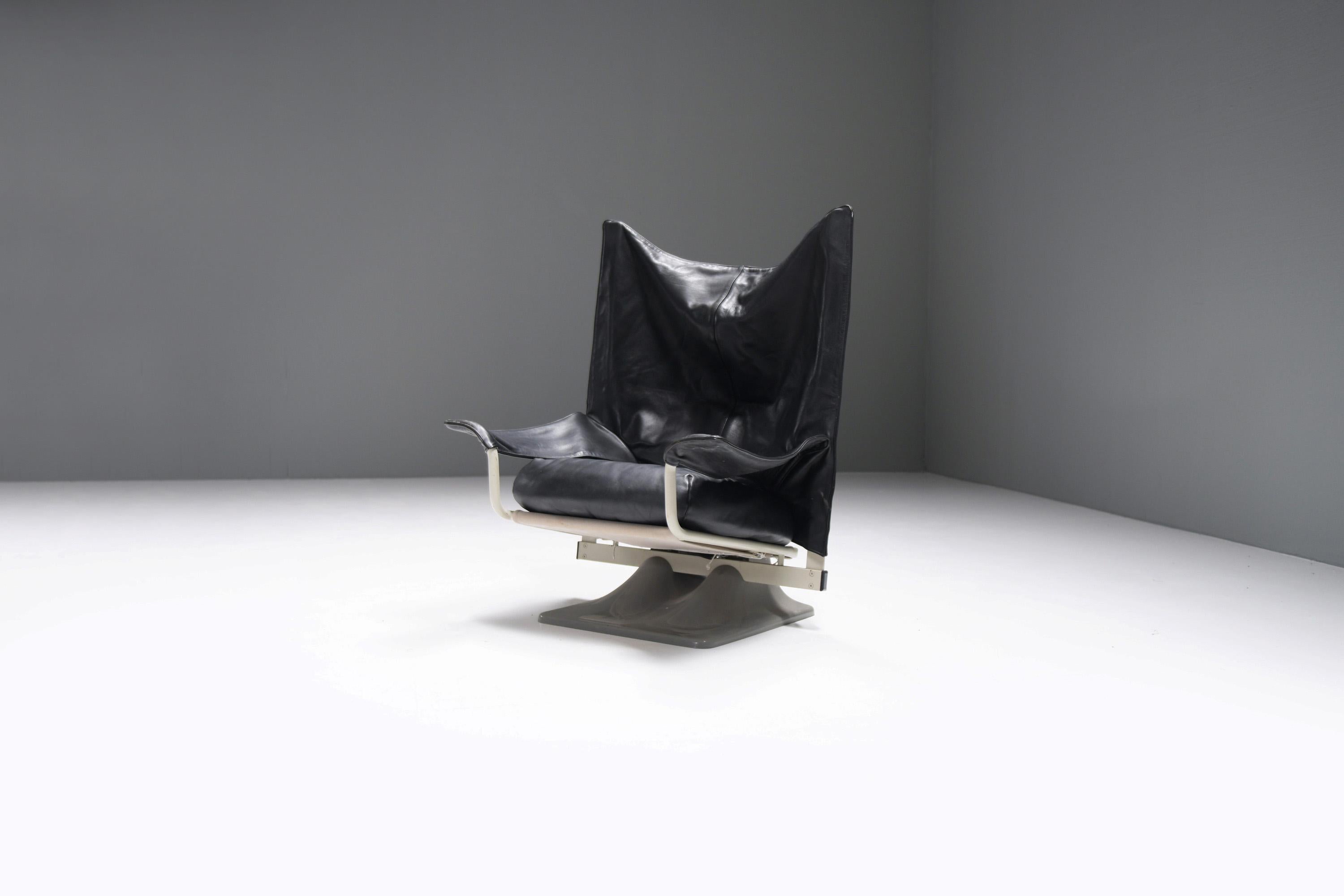 Chaise longue vintage italienne AEO en cuir noir par Paolo Deganello - Cassina en vente 9