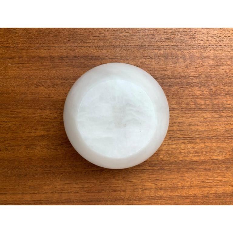 Italienische Schale aus Alabaster, 1970er Jahre im Angebot 4