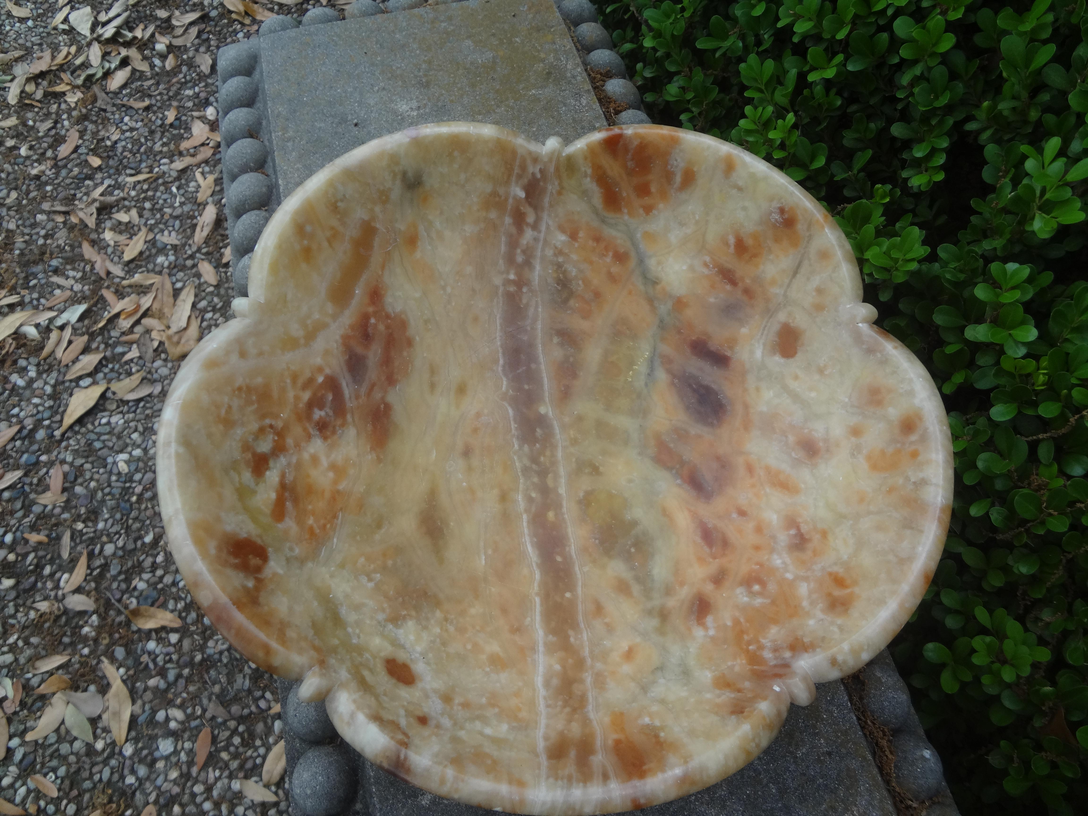 Bol ou tazza italien vintage sur pied en albâtre en vente 2