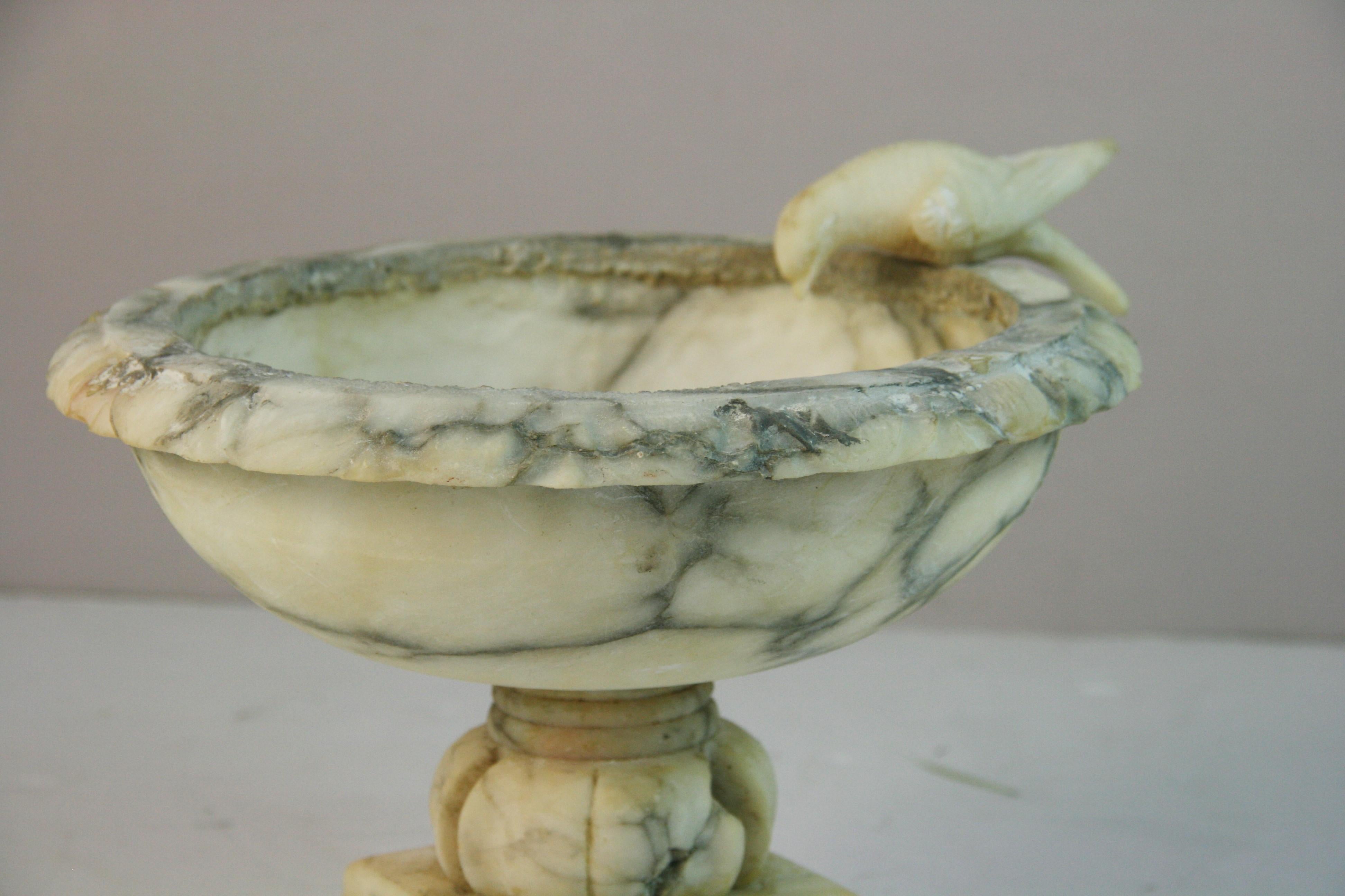 Vintage Italian Alabaster Tazza Compote Bowl with Carved Bird In Good Condition For Sale In Douglas Manor, NY