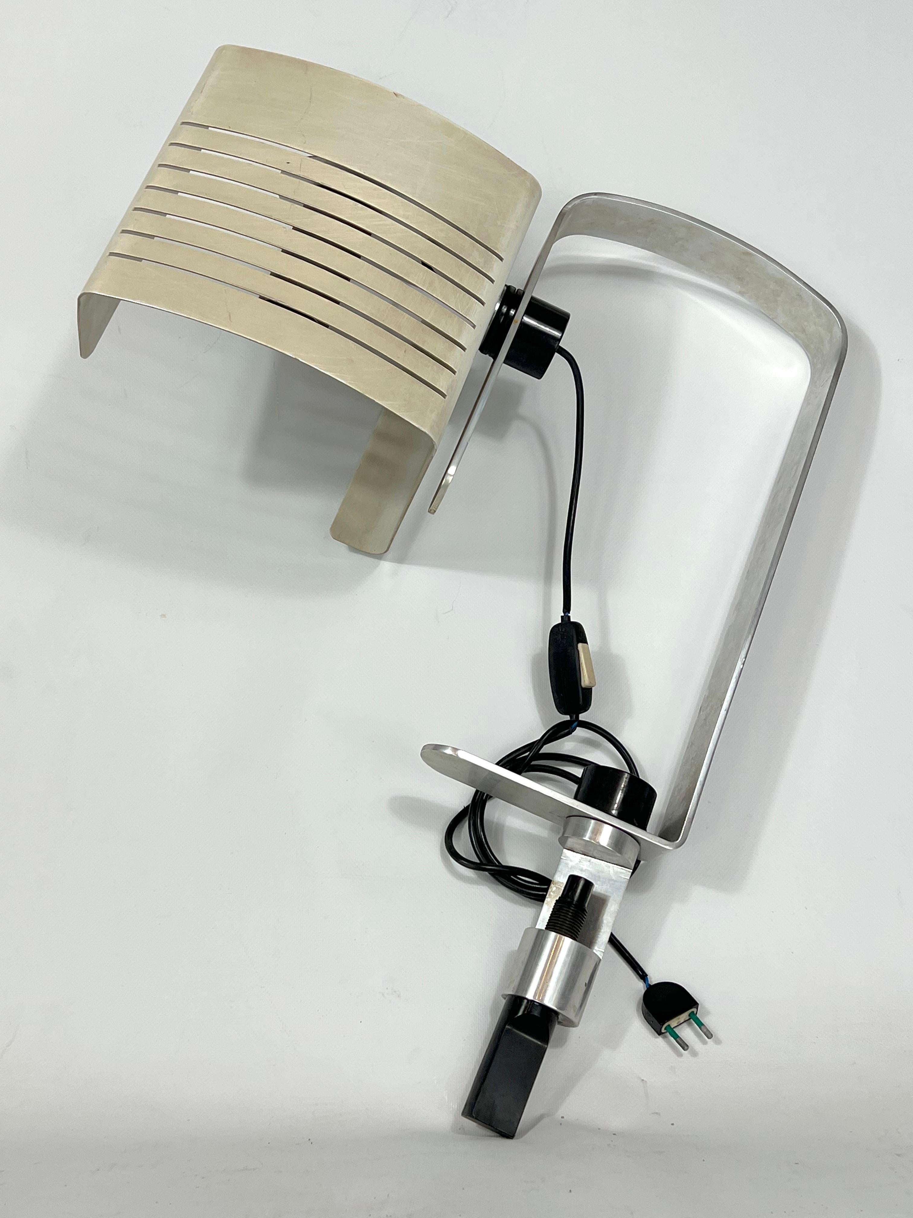Mid-Century Modern Vintage Italian Aluminum and Lacquer Desk Lamp from 60s For Sale