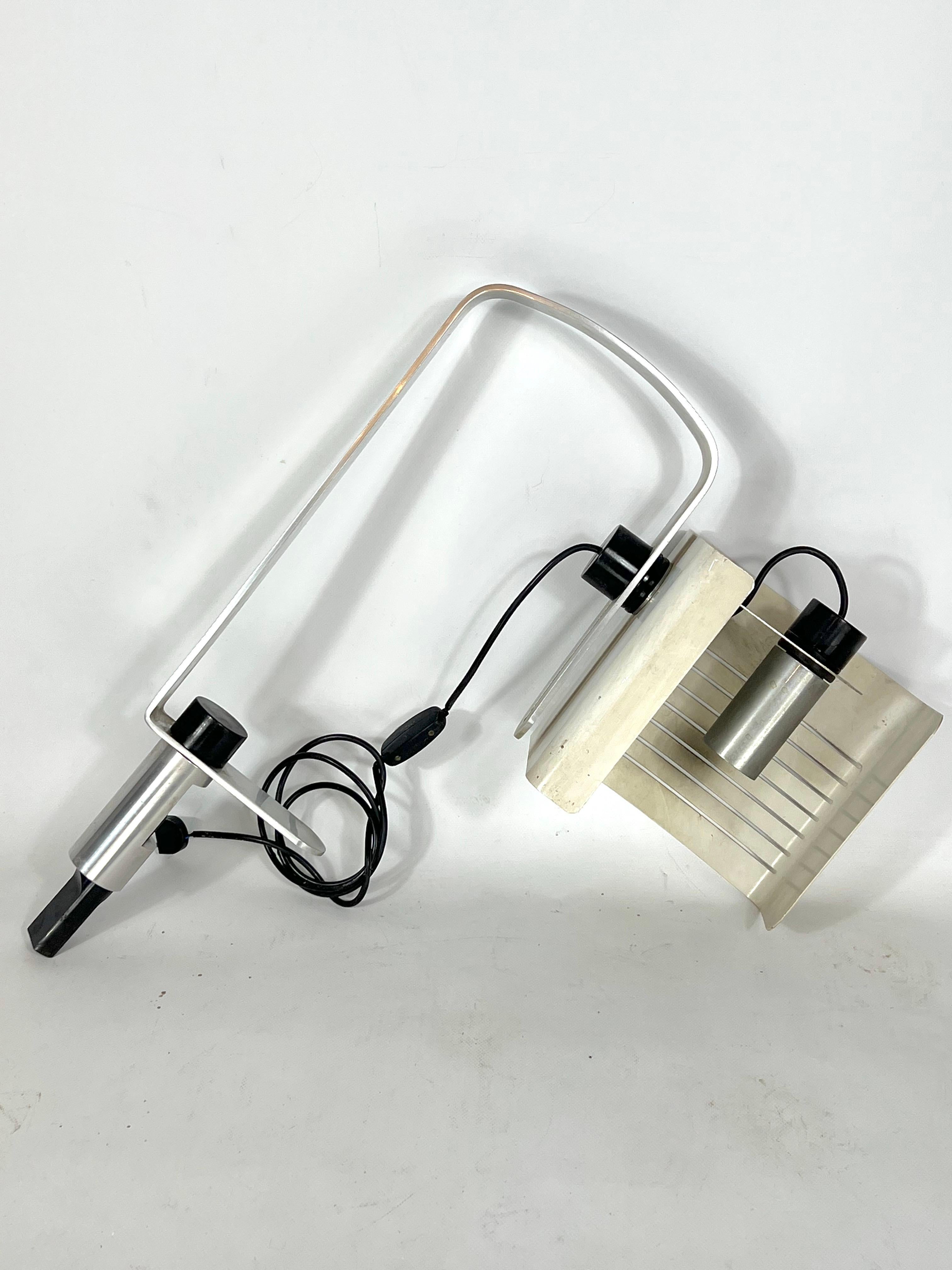 Vintage Italian Aluminum and Lacquer Desk Lamp from 60s For Sale 2