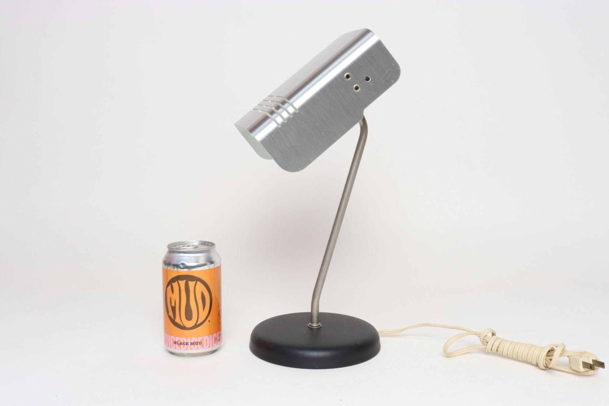 Vintage Italian Aluminum Table Lamp with Swiveling Shade by Targetti Sankey en venta 4