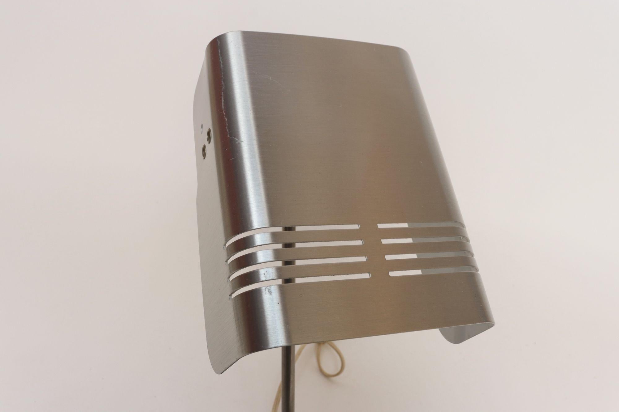 Vintage Italian Aluminum Table Lamp with Swiveling Shade by Targetti Sankey en venta 6
