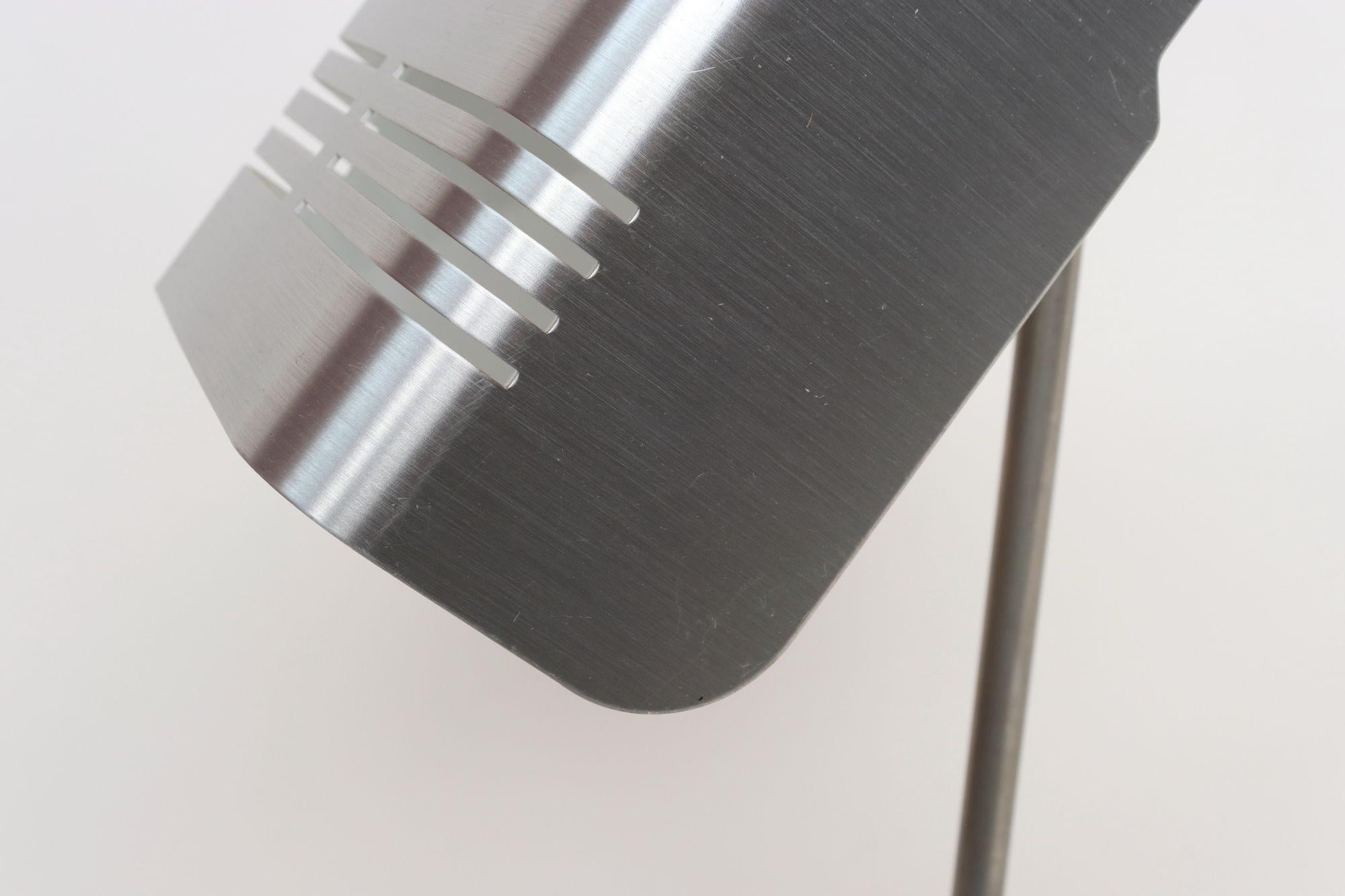 Vintage Italian Aluminum Table Lamp with Swiveling Shade by Targetti Sankey en venta 8