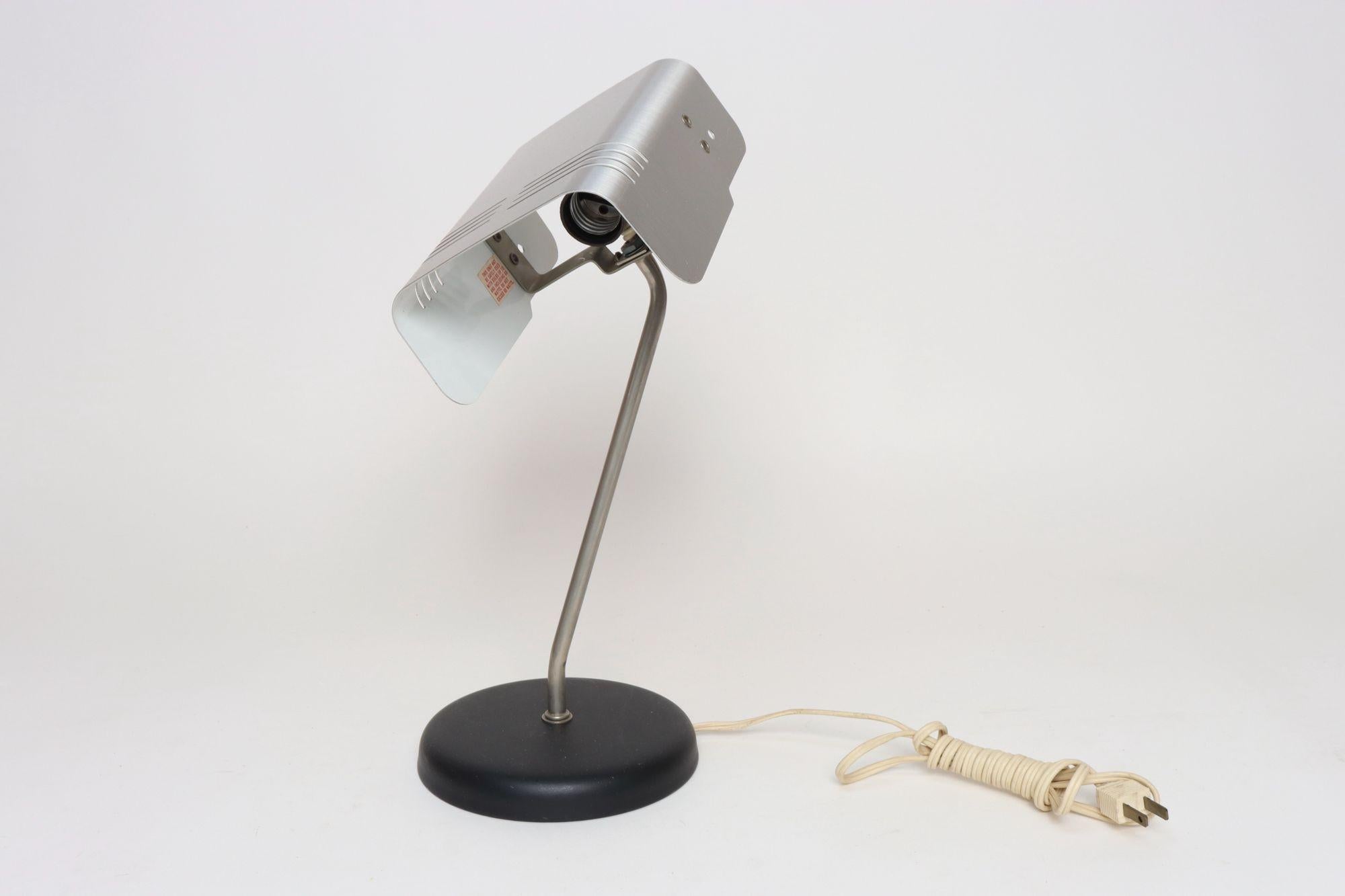 Vintage Italian Aluminum Table Lamp with Swiveling Shade by Targetti Sankey Italiano en venta