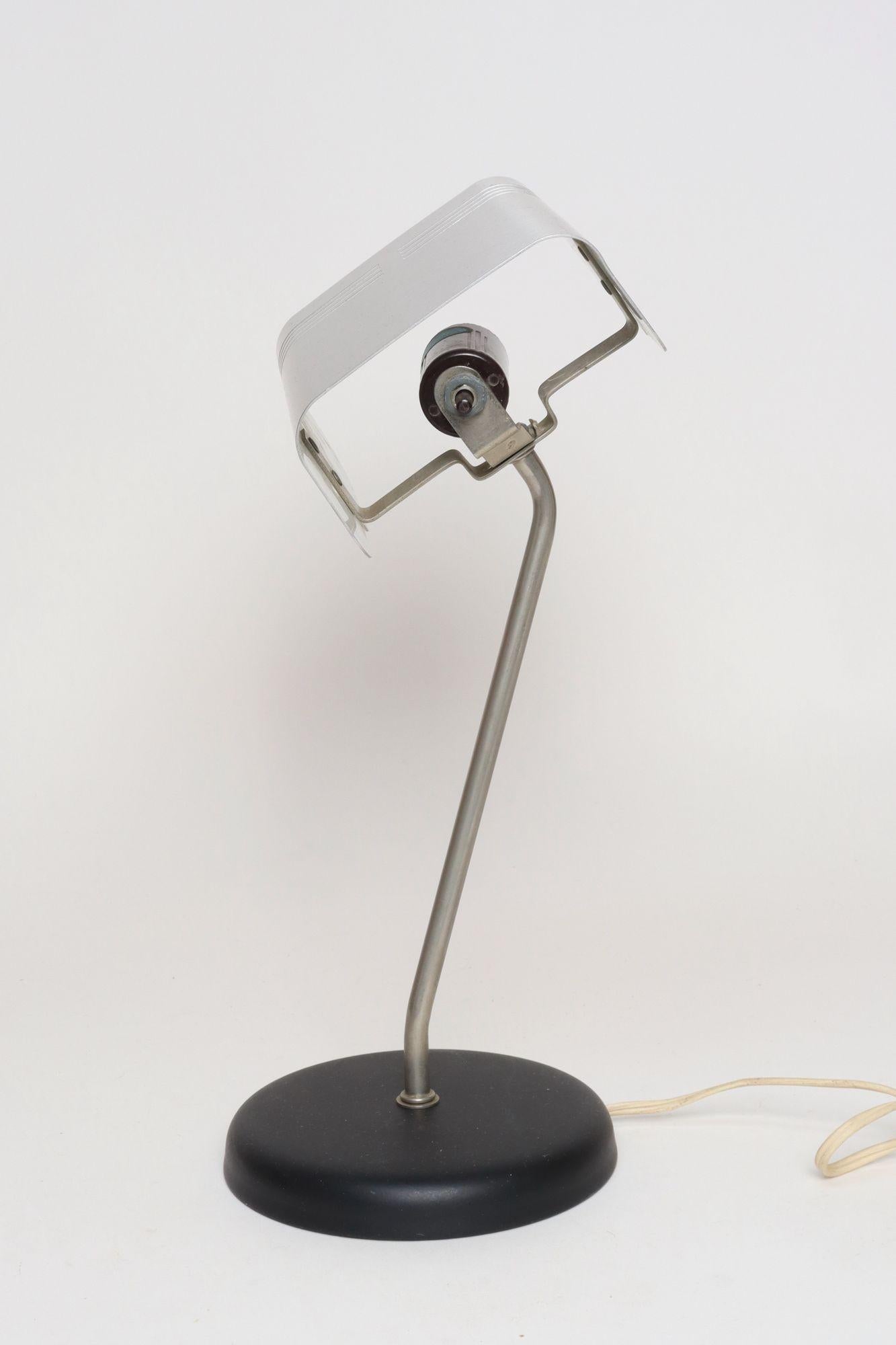 Vintage Italian Aluminum Table Lamp with Swiveling Shade by Targetti Sankey Metal en venta