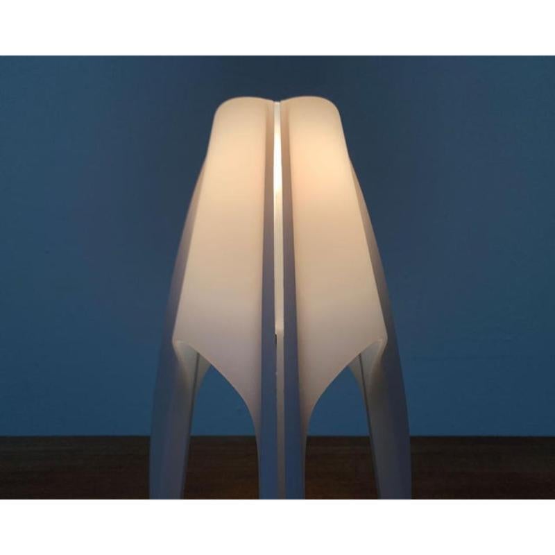 Vintage Italian Arcadia Tripod Table Lamp de Martini Illuminazione Italiano en venta