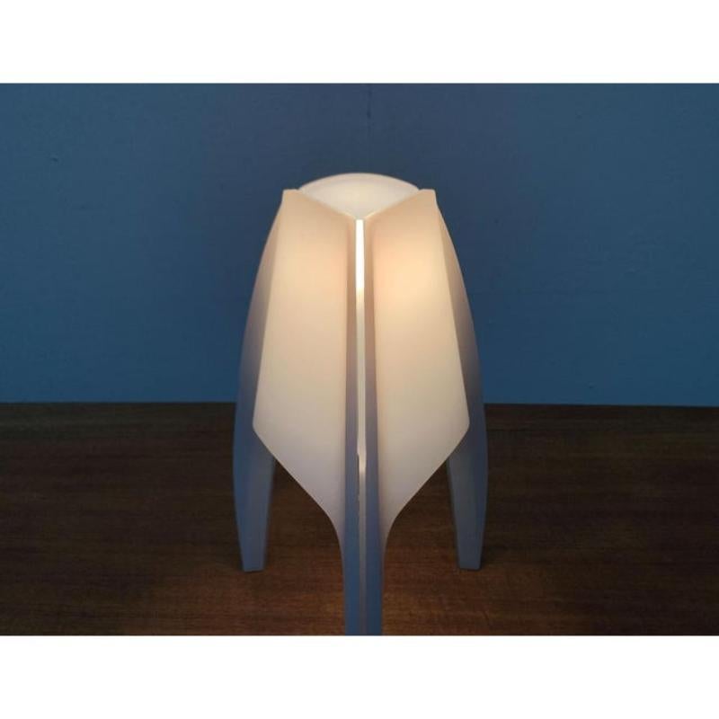 Vintage Italian Arcadia Tripod Table Lamp de Martini Illuminazione en Excelente estado para la venta en Hamburg, DE