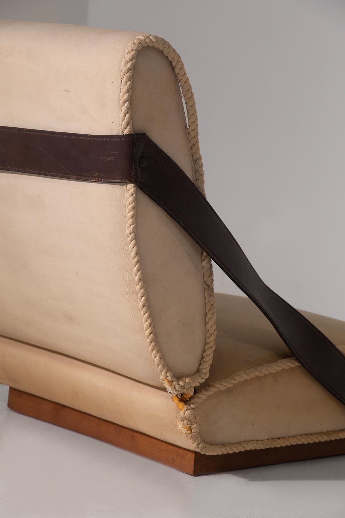 Vintage italian armchair in stile Gio Ponti in original fabric in vendita 4
