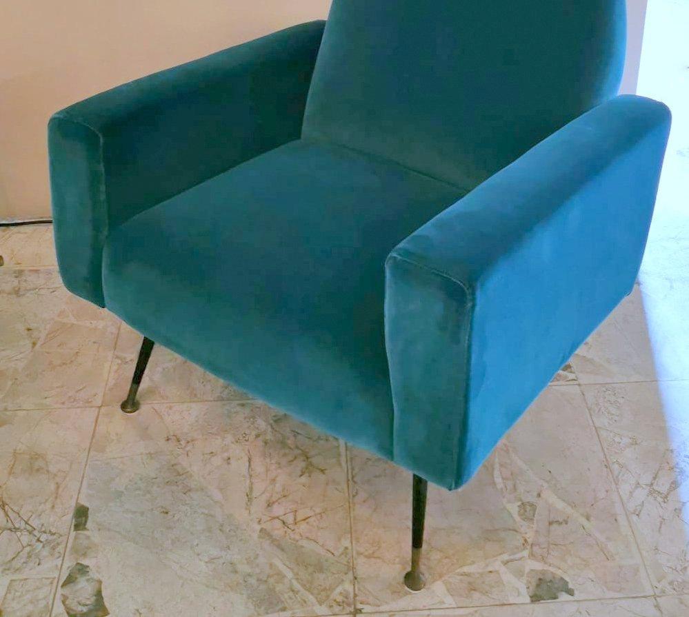 Vintage Italian Armchair Upholstered and Covered in Velvet Ottanio Color In Good Condition For Sale In Prato, Tuscany
