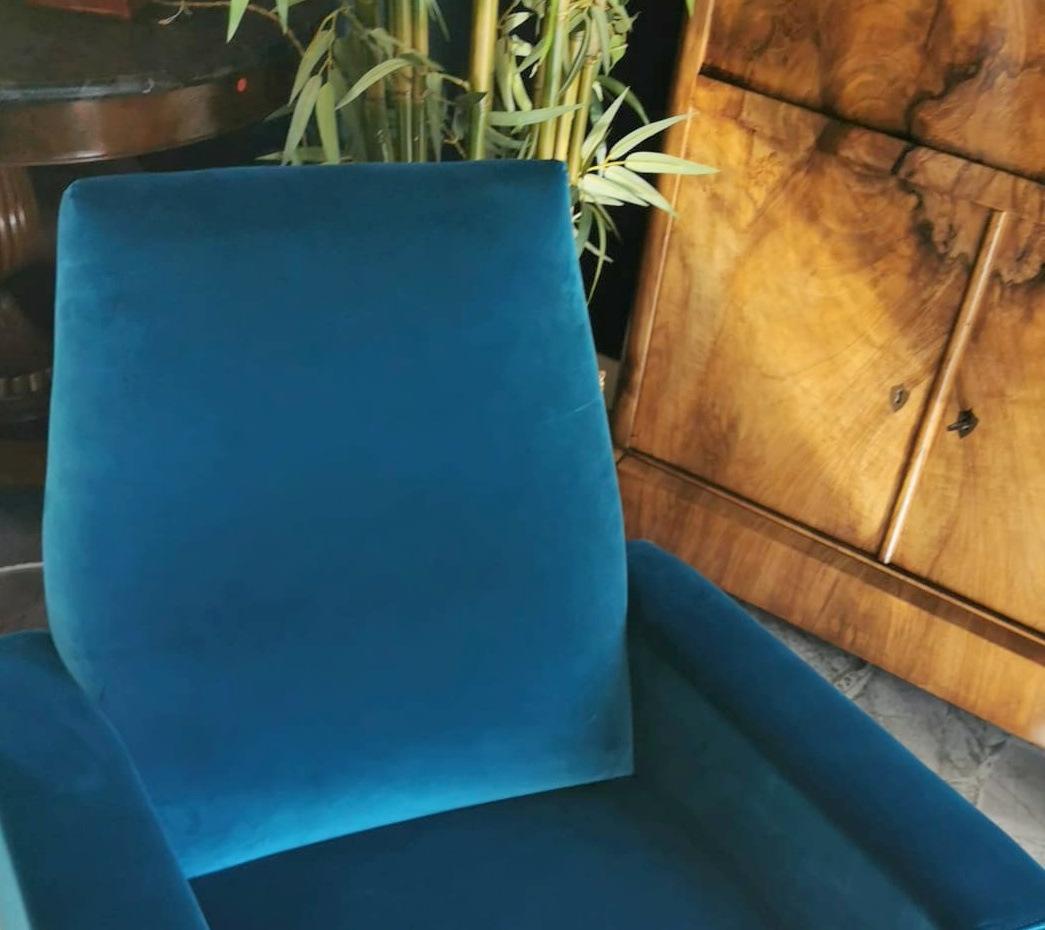 20th Century Vintage Italian Armchair Upholstered and Covered in Velvet Ottanio Color For Sale