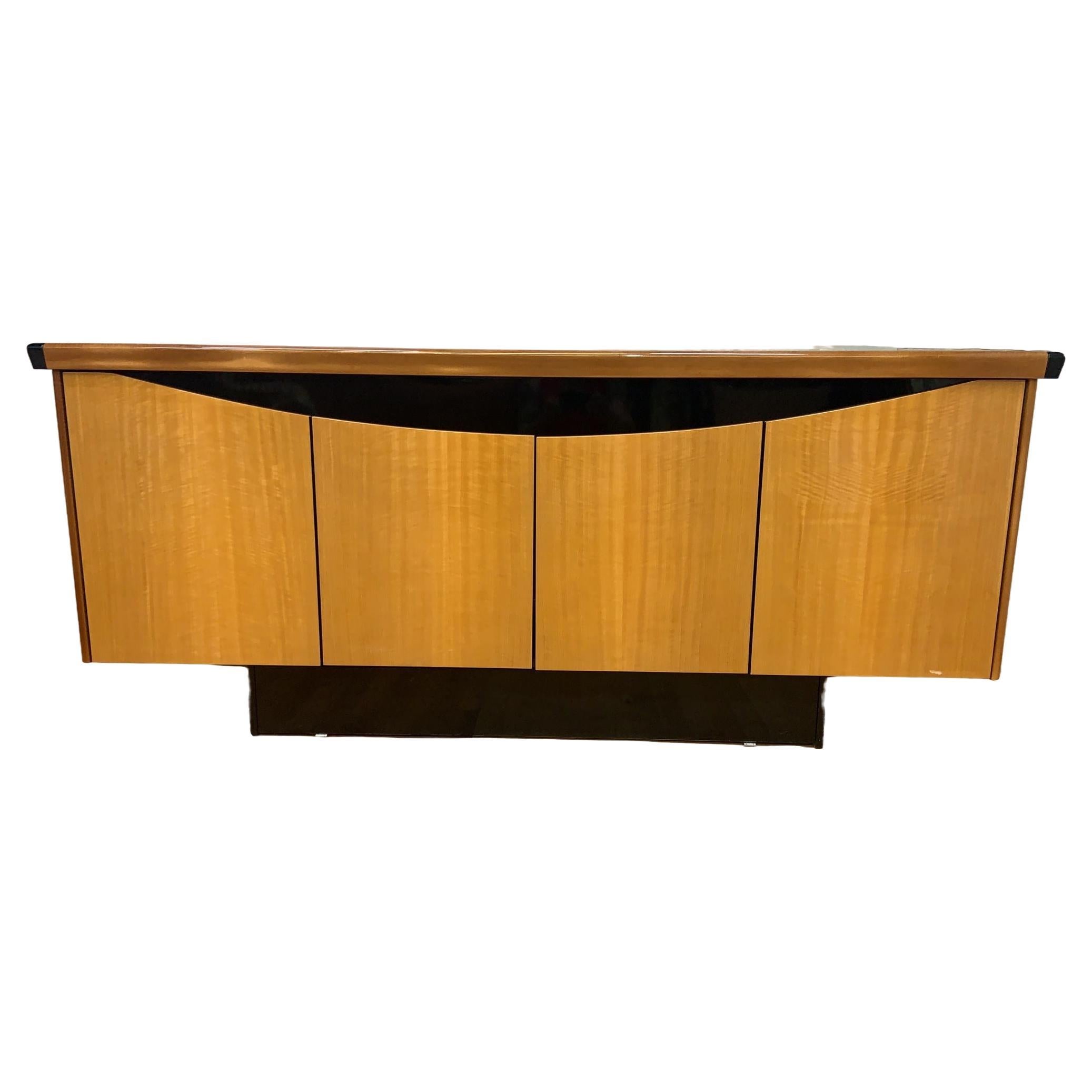 Vintage Italian Art Deco Birdseye Maple and Satinwood Black Lacquered Sideboard For Sale
