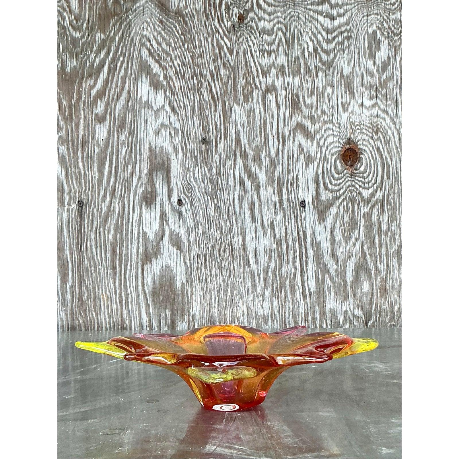Vintage Italian Art Glass Bowl After Murano In Good Condition For Sale In West Palm Beach, FL