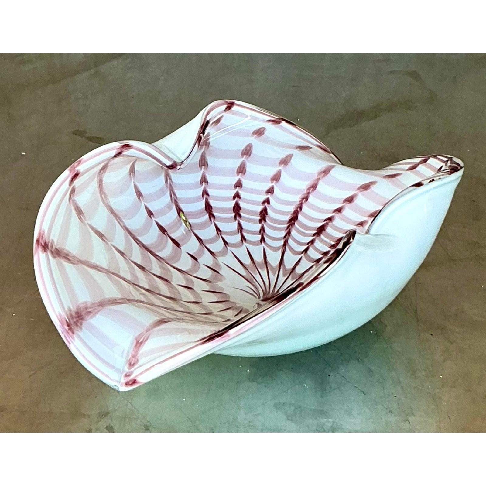 Vintage Italian Art Glass Bowl After Murano In Good Condition For Sale In West Palm Beach, FL