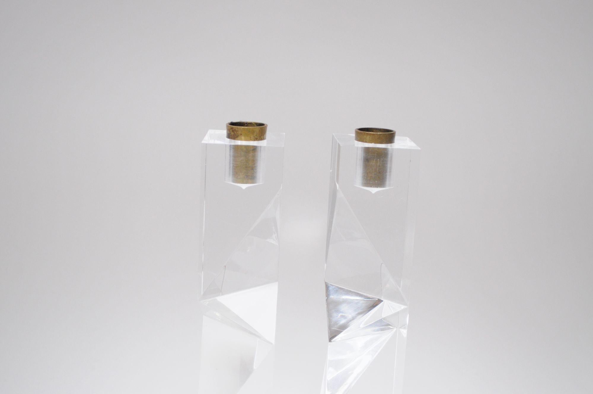 Portacandele scultoreo asimmetrico in lucite e ottone d'epoca in vendita 6